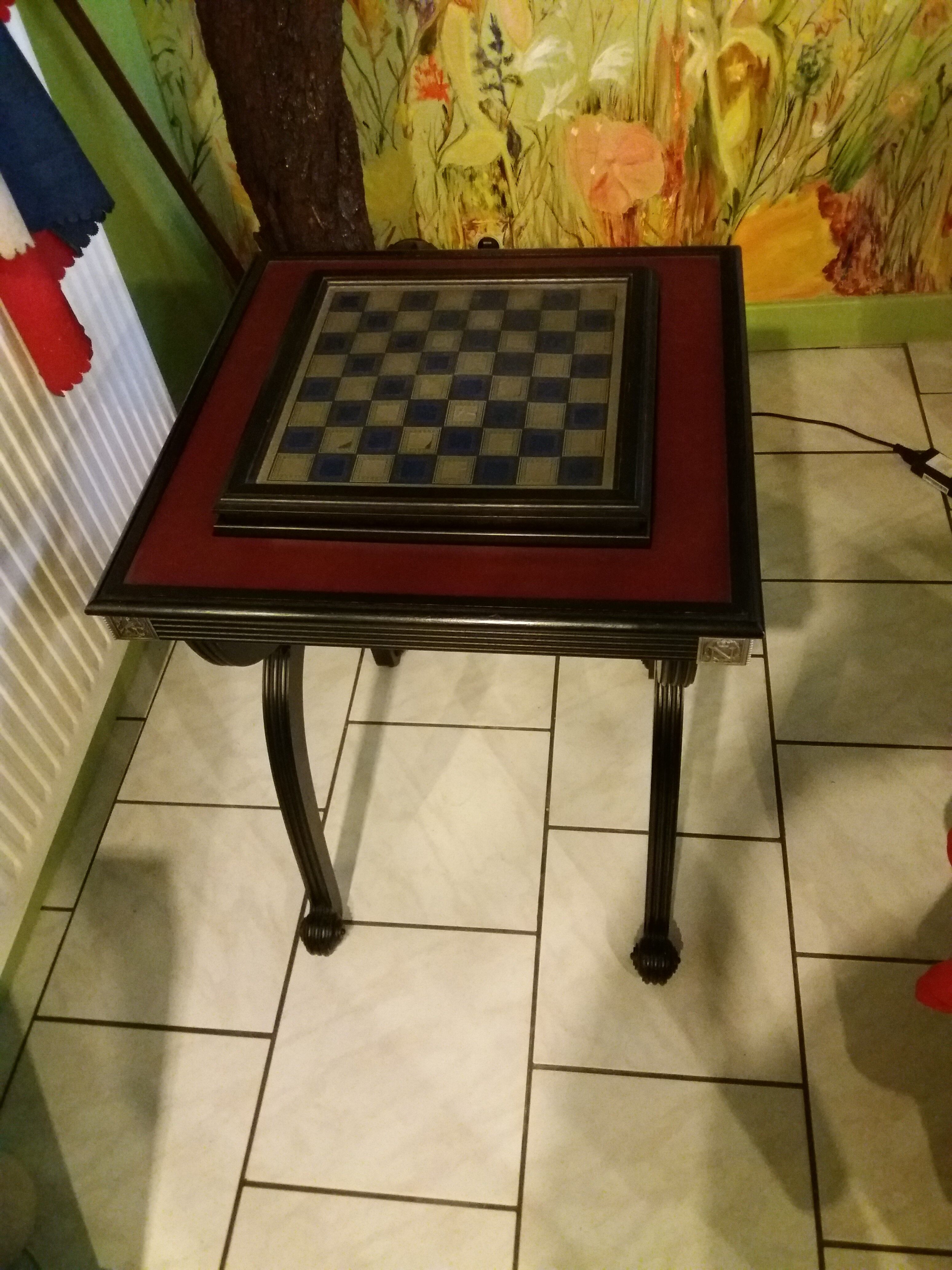 Guéridon avec jeu d'échecs