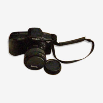 Minolta 7Xi film camera - Minolta 28-105mm lens with instructions and transport bag