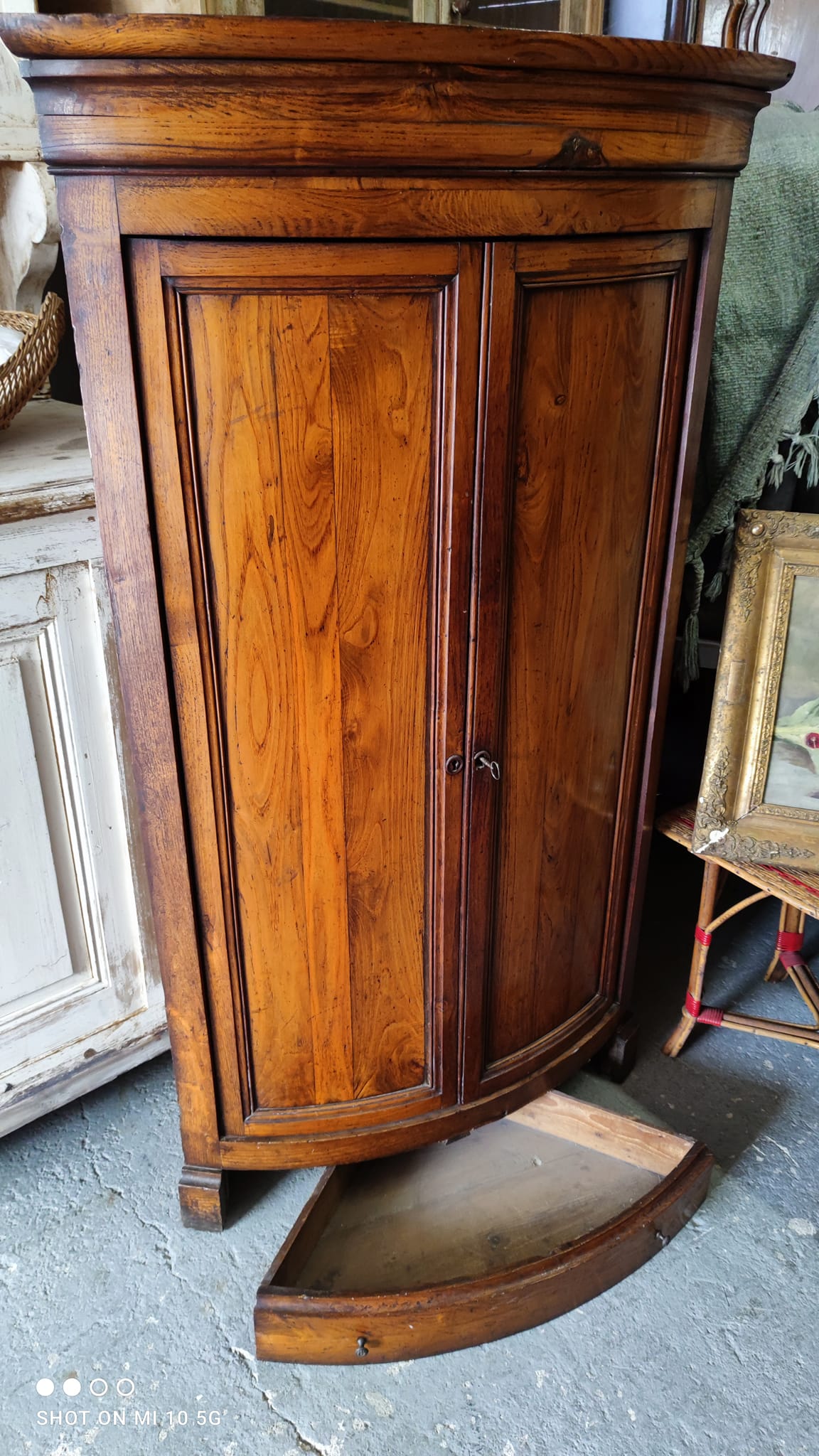 Corner cabinet in solid ash, circa 1840