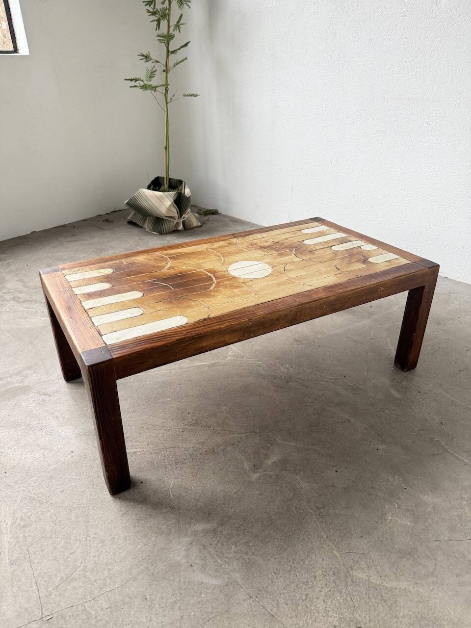 Dyem ceramic coffee table