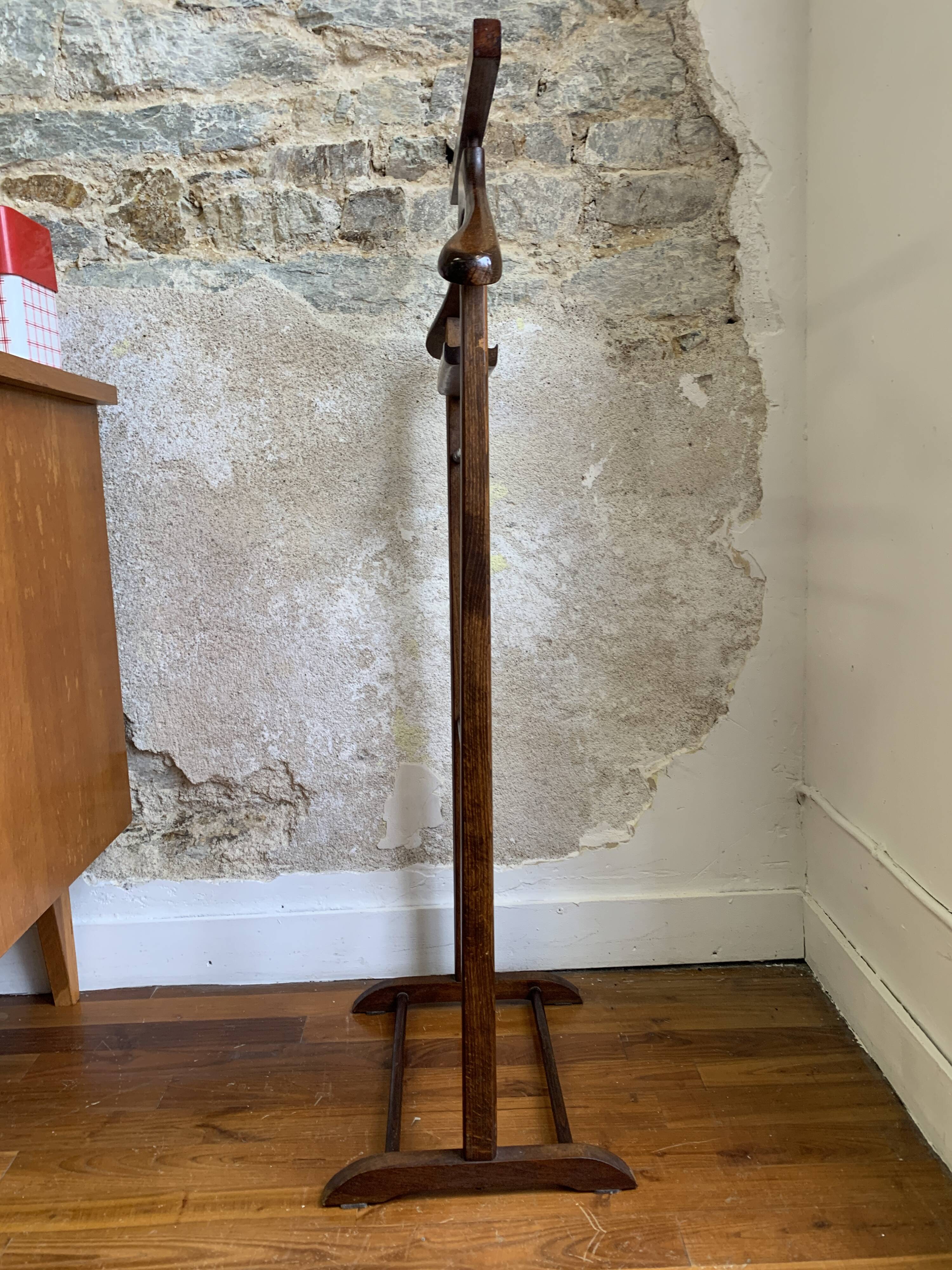 Wooden valet