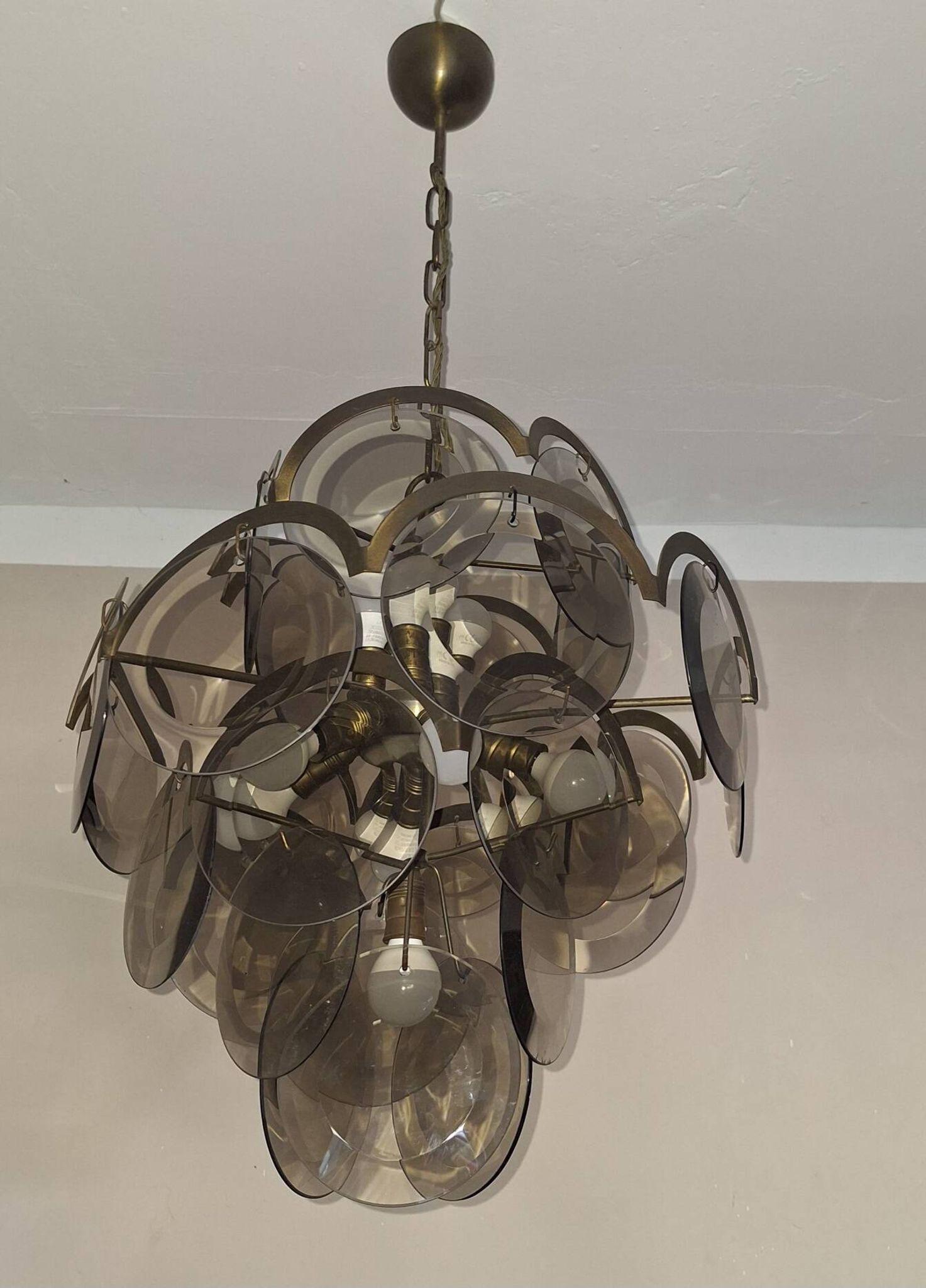 Vistosi chandelier with 28 faceted amber glass discs, Italy 1960s