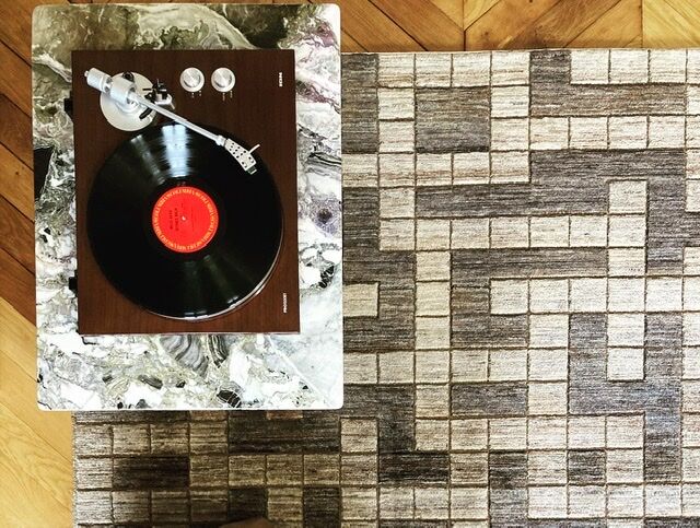 Modern wool rug 192x150cm