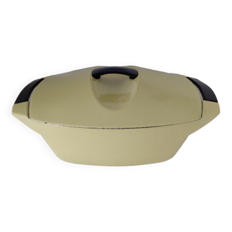 Cocotte en fonte jaune Le Creuset design Raymond Loewy