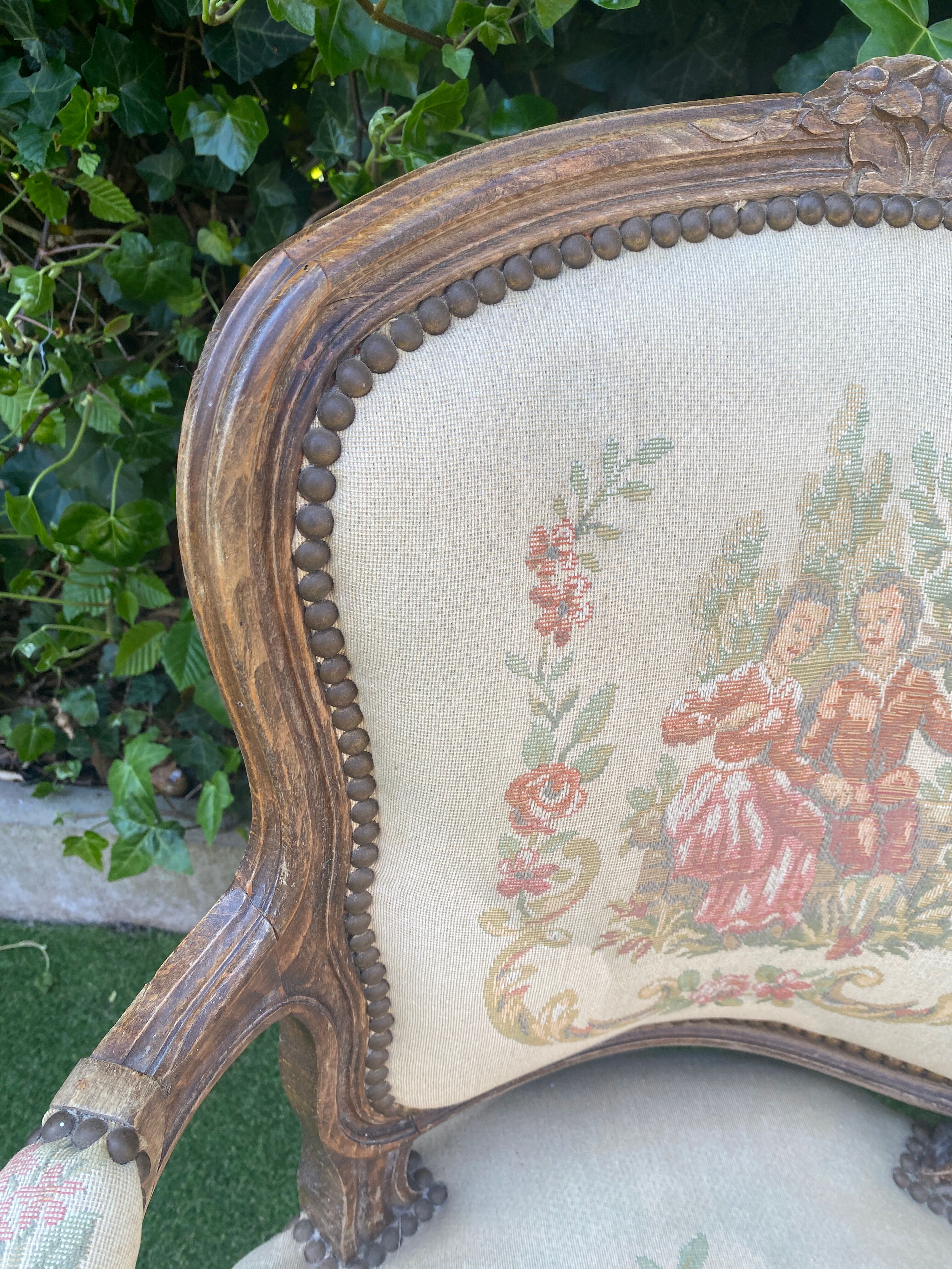 Basket bed and its two armchairs