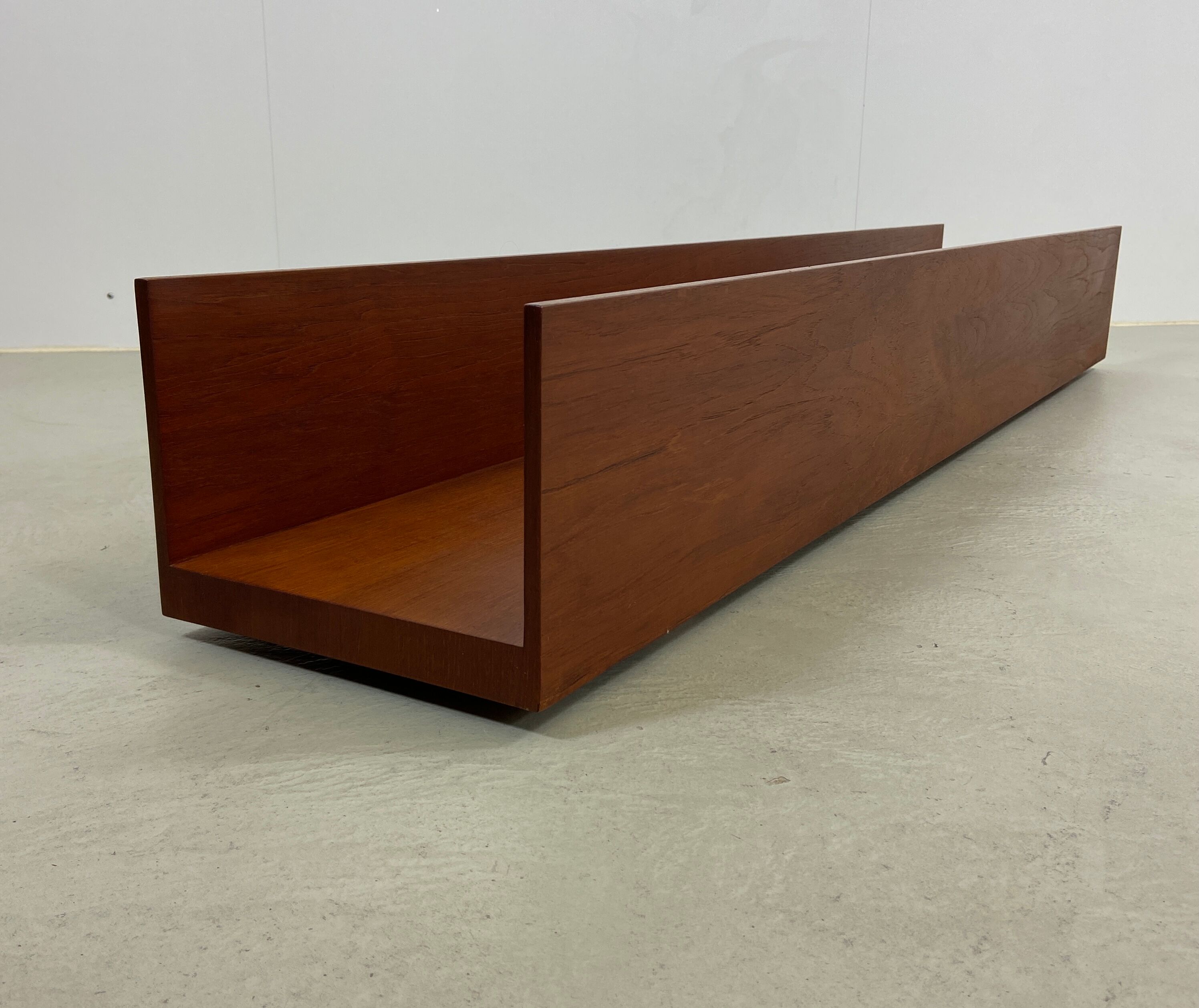 U-Wall shelf by Walter Wirz for Wilhelm Renz
