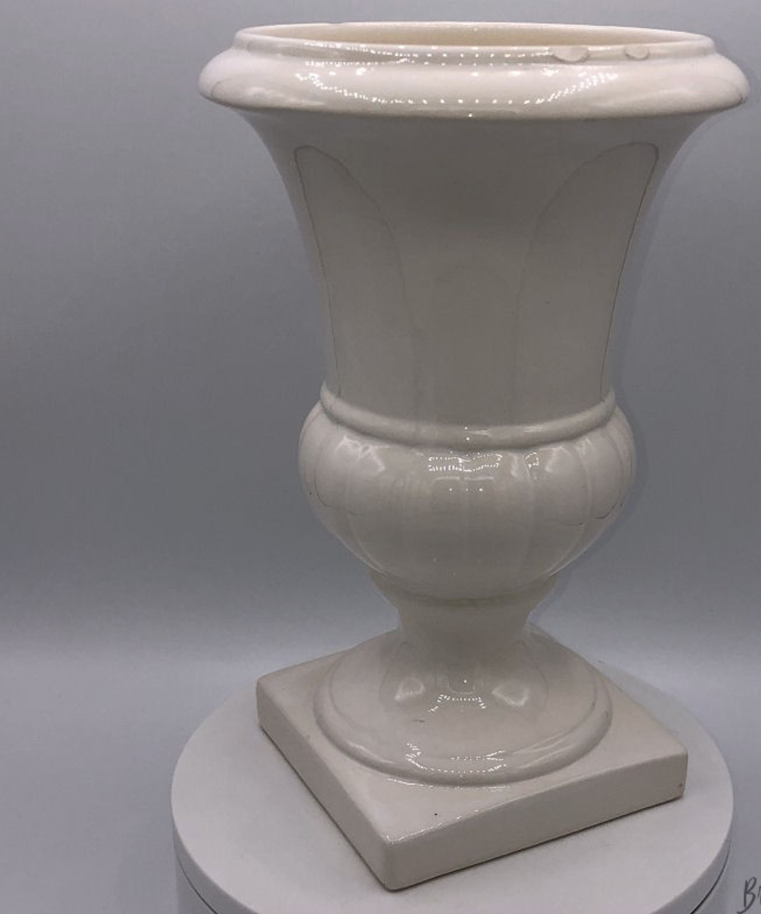 Medici vase in white porcelain