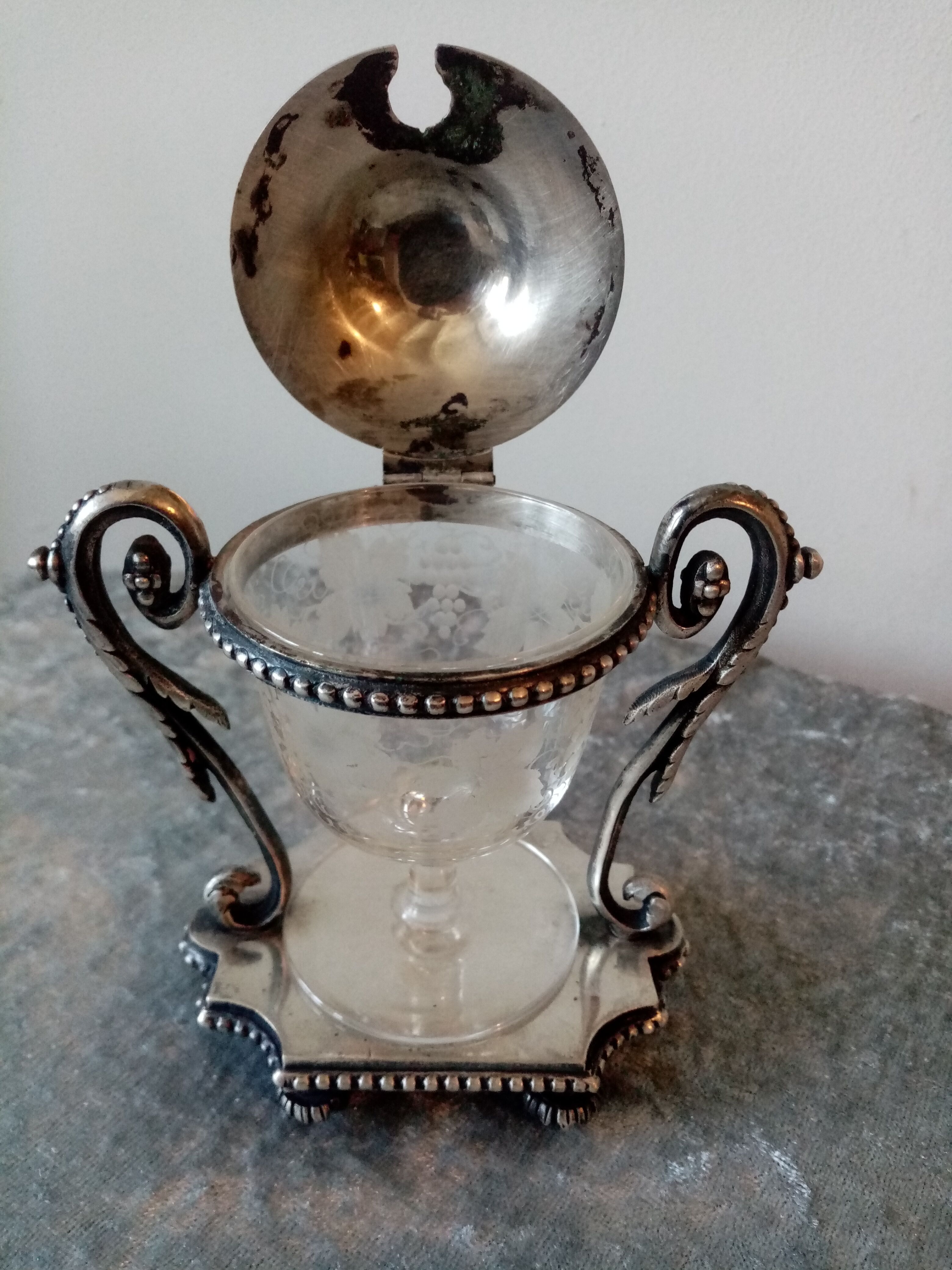 Old mustard maker in silver metal and crystal sign armand frenais