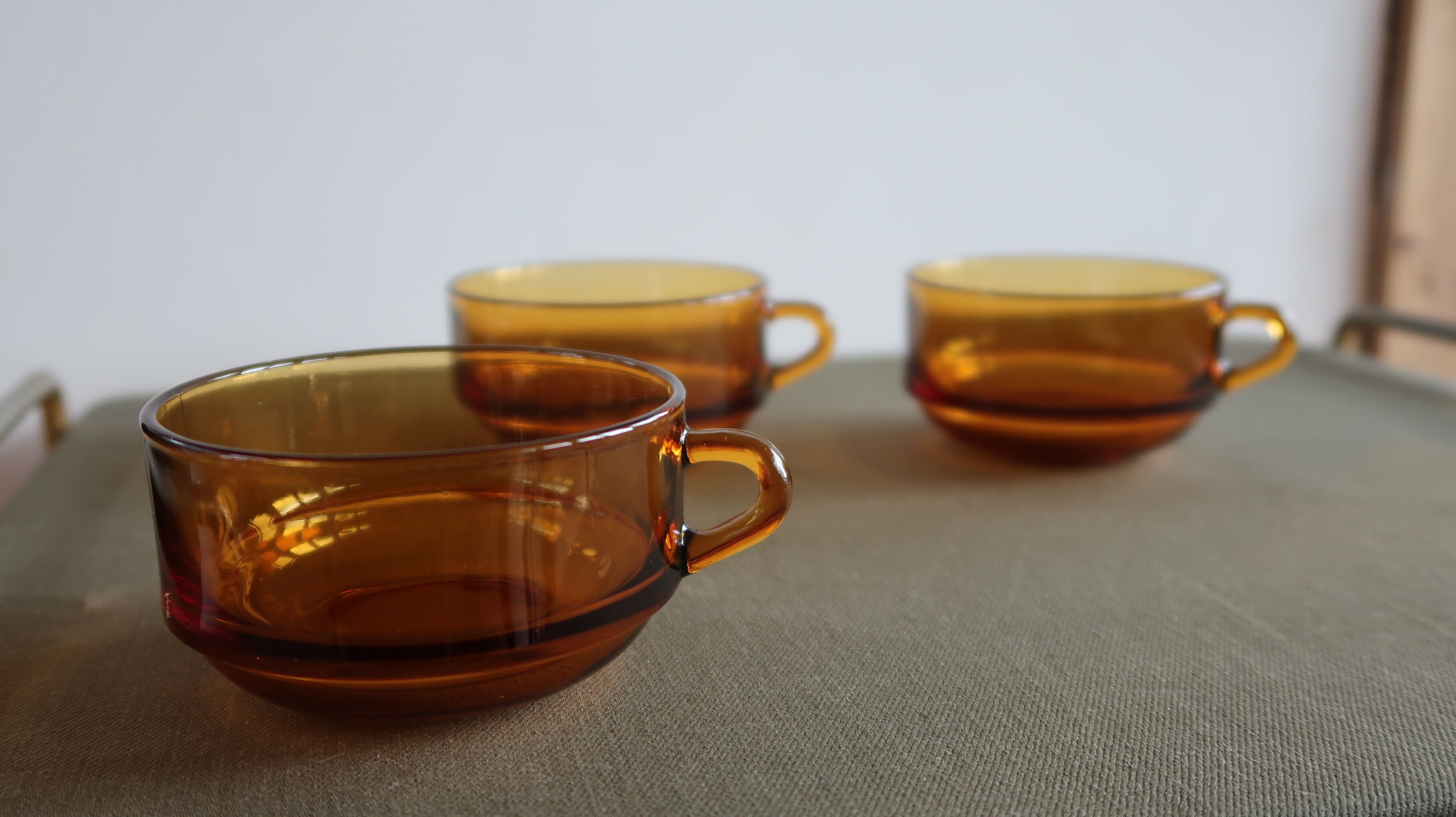 Batch of 3 vintage tea cups