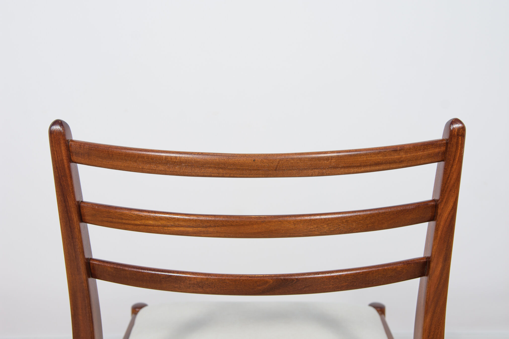 Mid-century teak dining chairs by Victor Wilkins for G-Plan, 1960s, set of 8