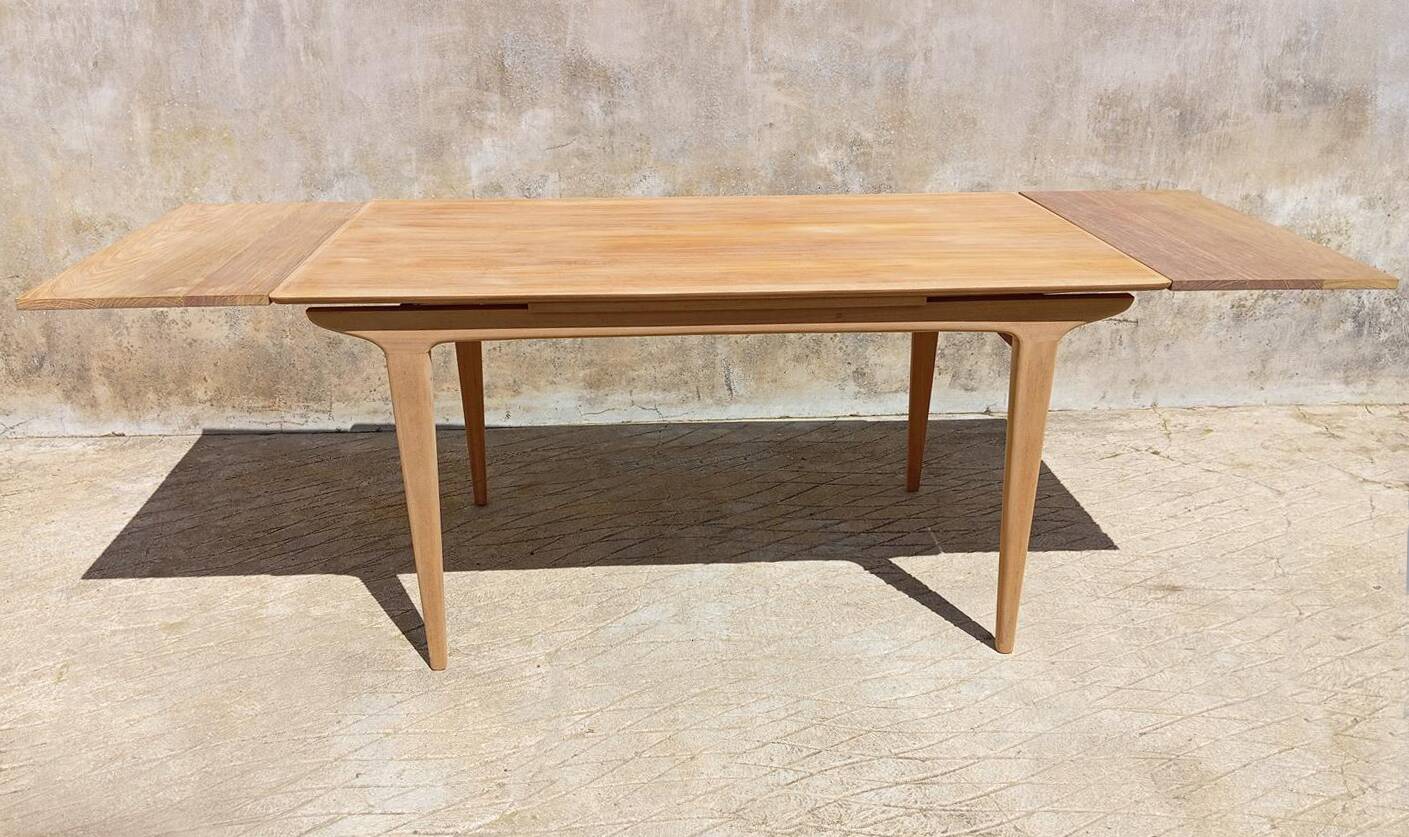 Scandinavian table