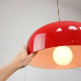 Grande suspension rouge Space Age de Guzzini, années 1960