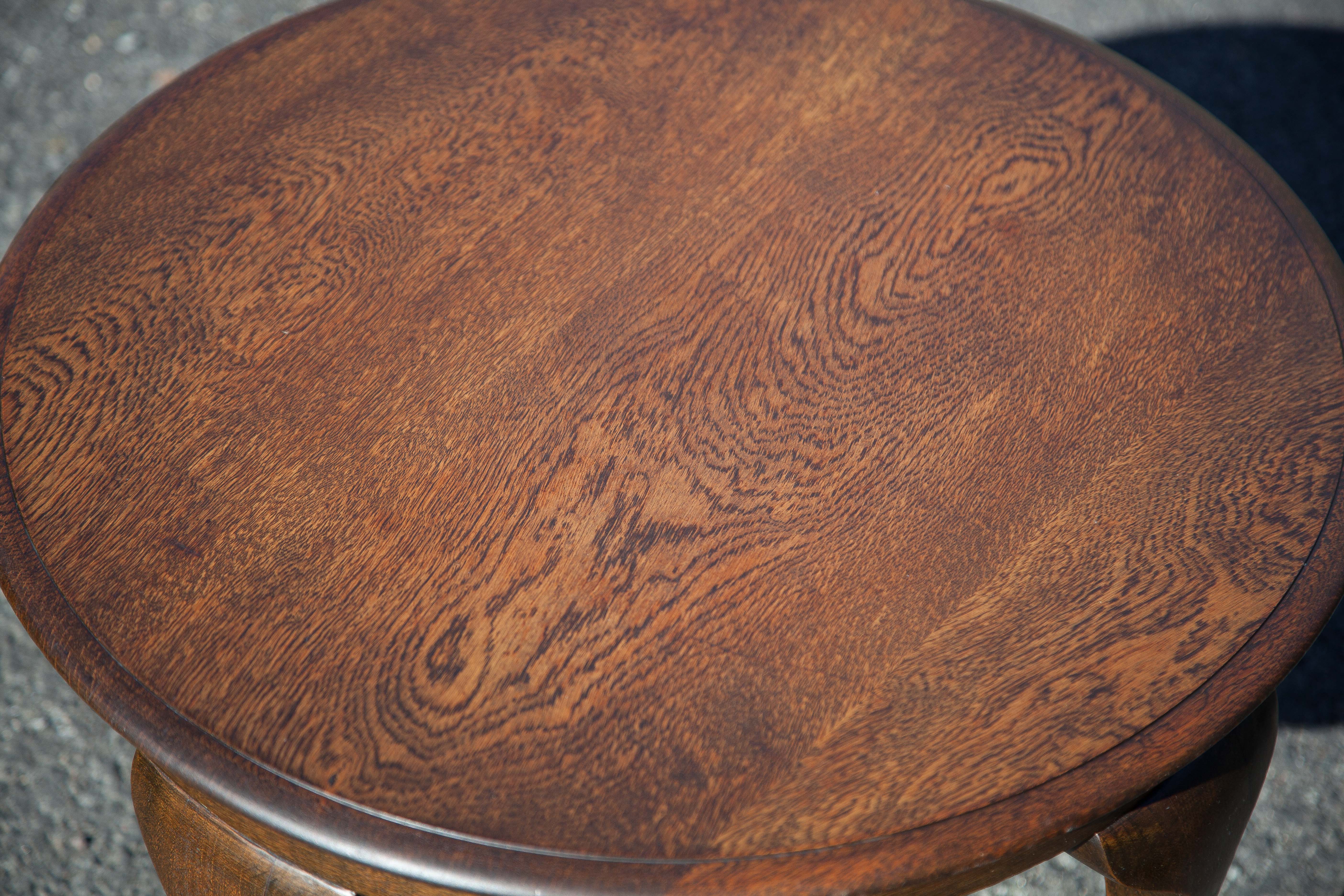 English lounge 4 armchairs and a coffee table Queen Anne armchairs blue and red fabric