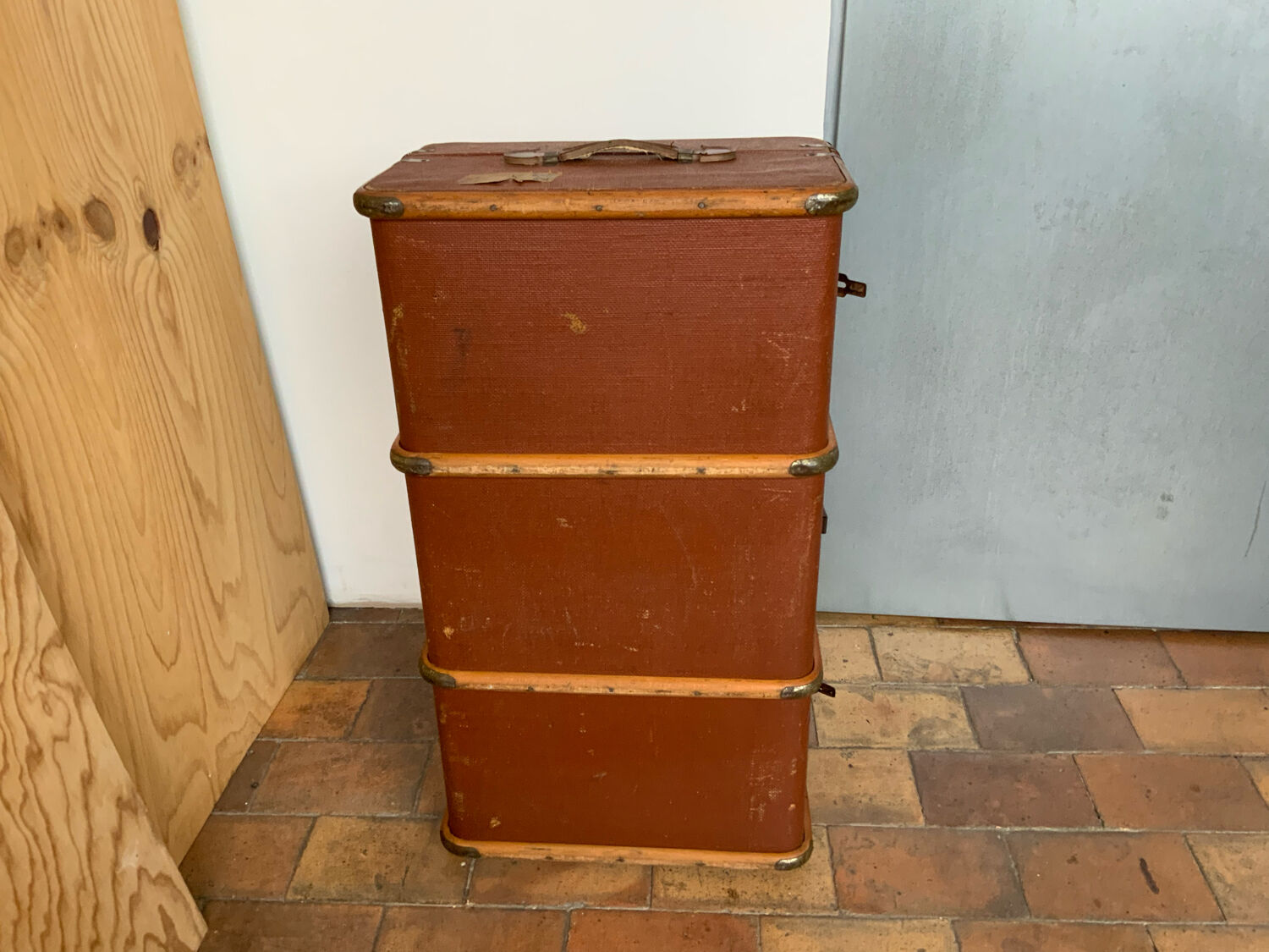 Travel trunk