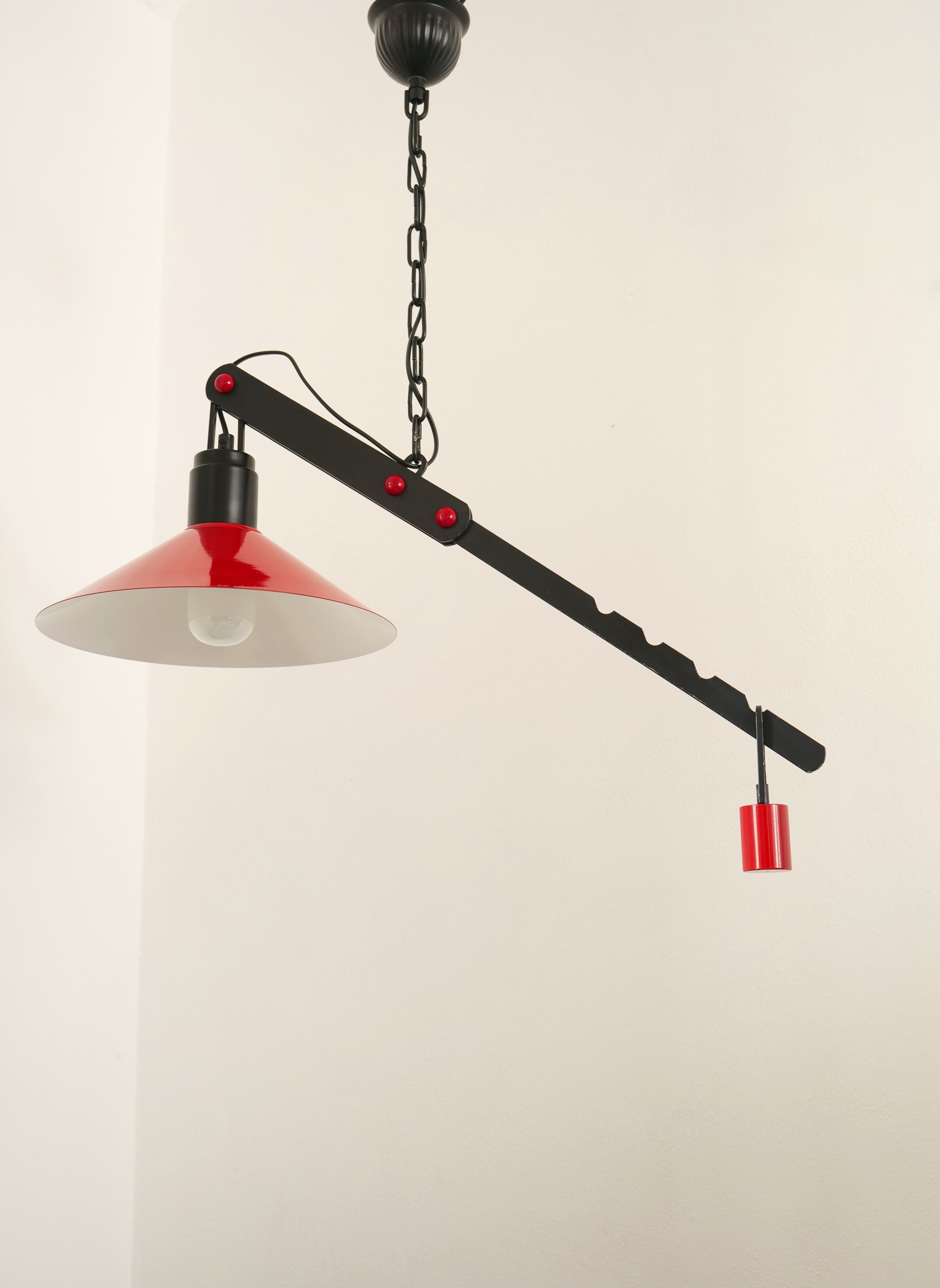 Danish suspension with balance counterweight