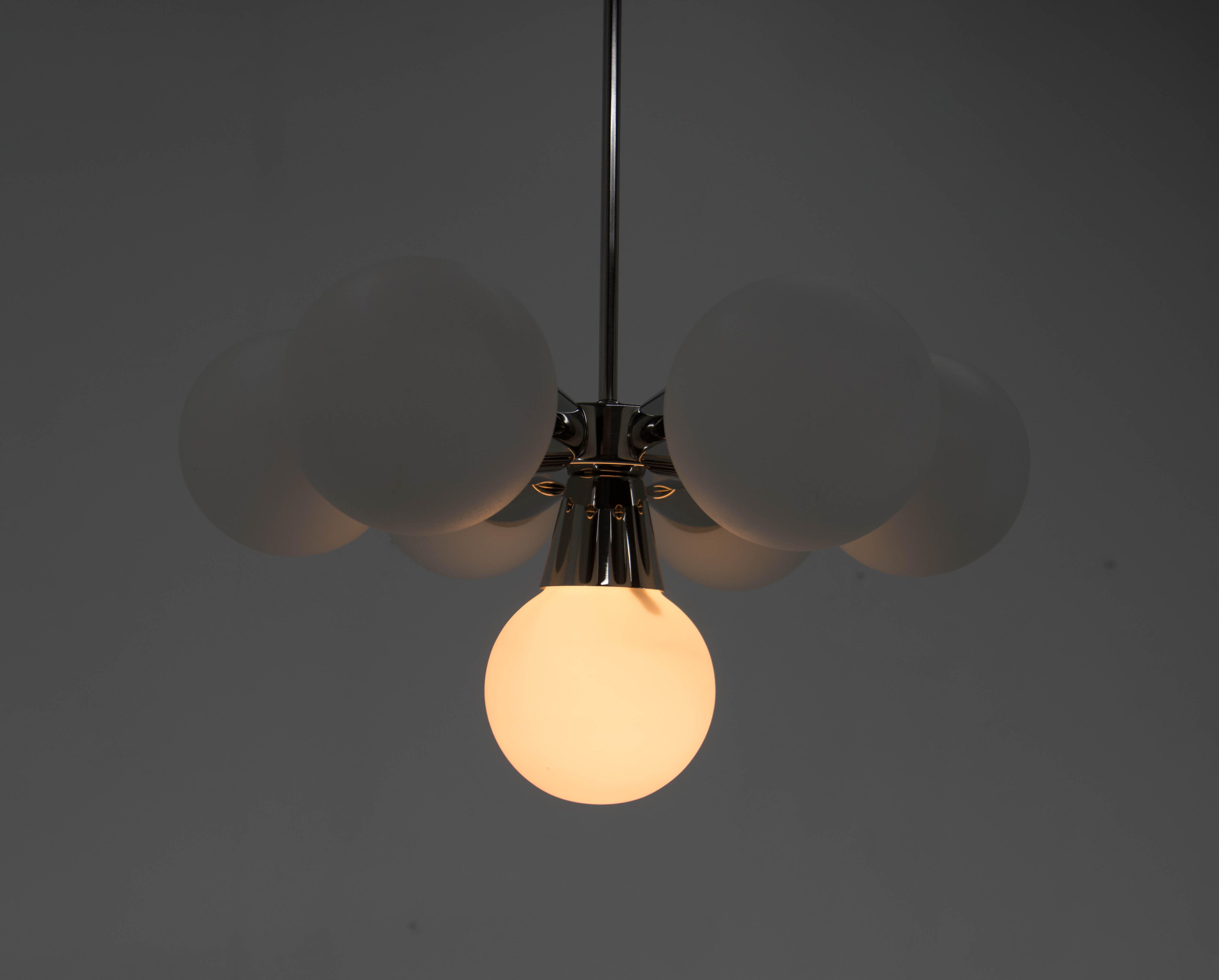 Lustre spoutnik 7-lumières, années 1960, excellent état