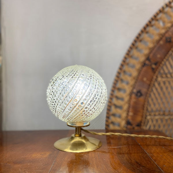 Pearl glass globe lamp