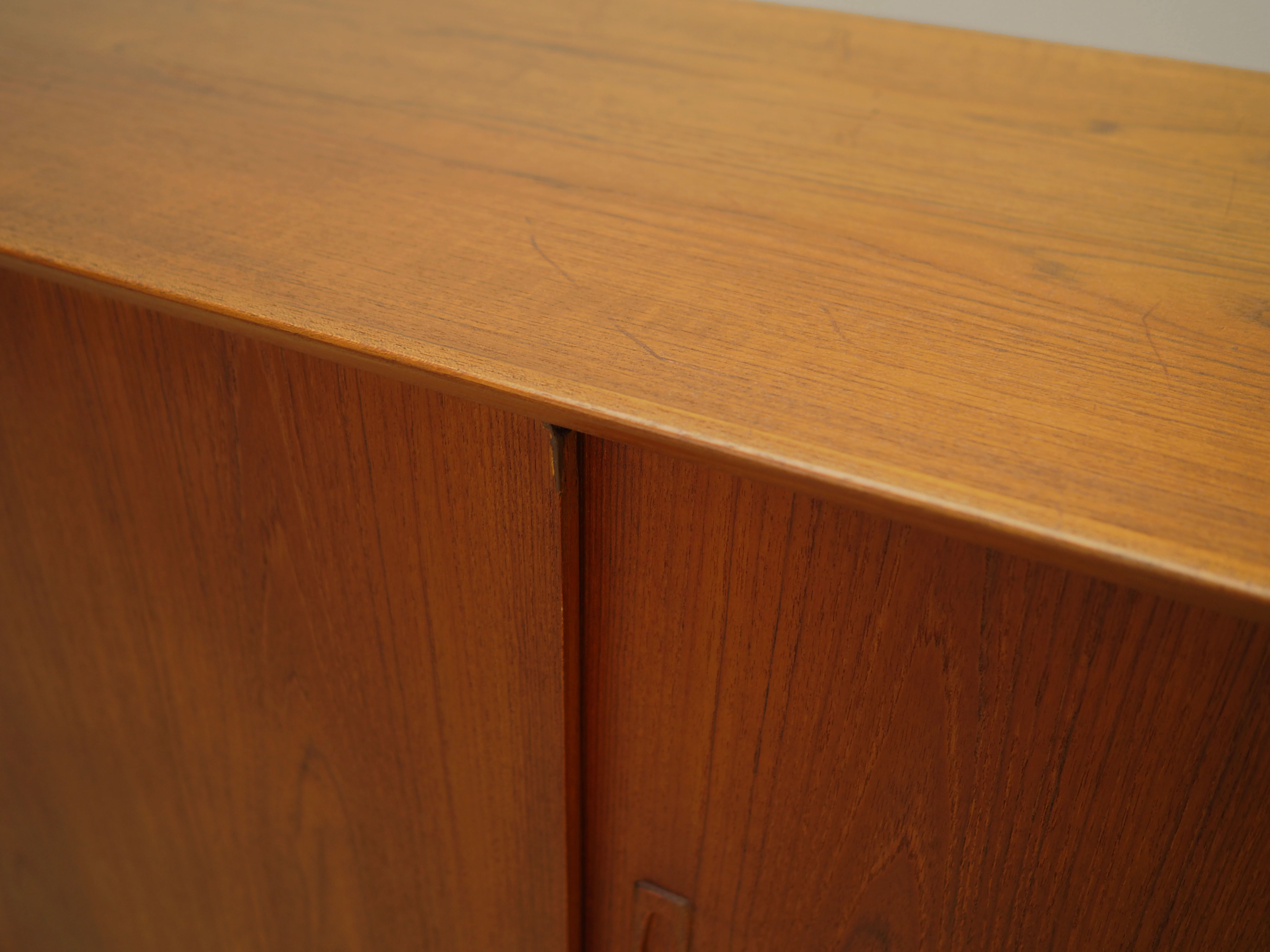 Enfilade en teck, design danois, années 1970, production: Danemark