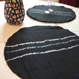 6 old linen placemats