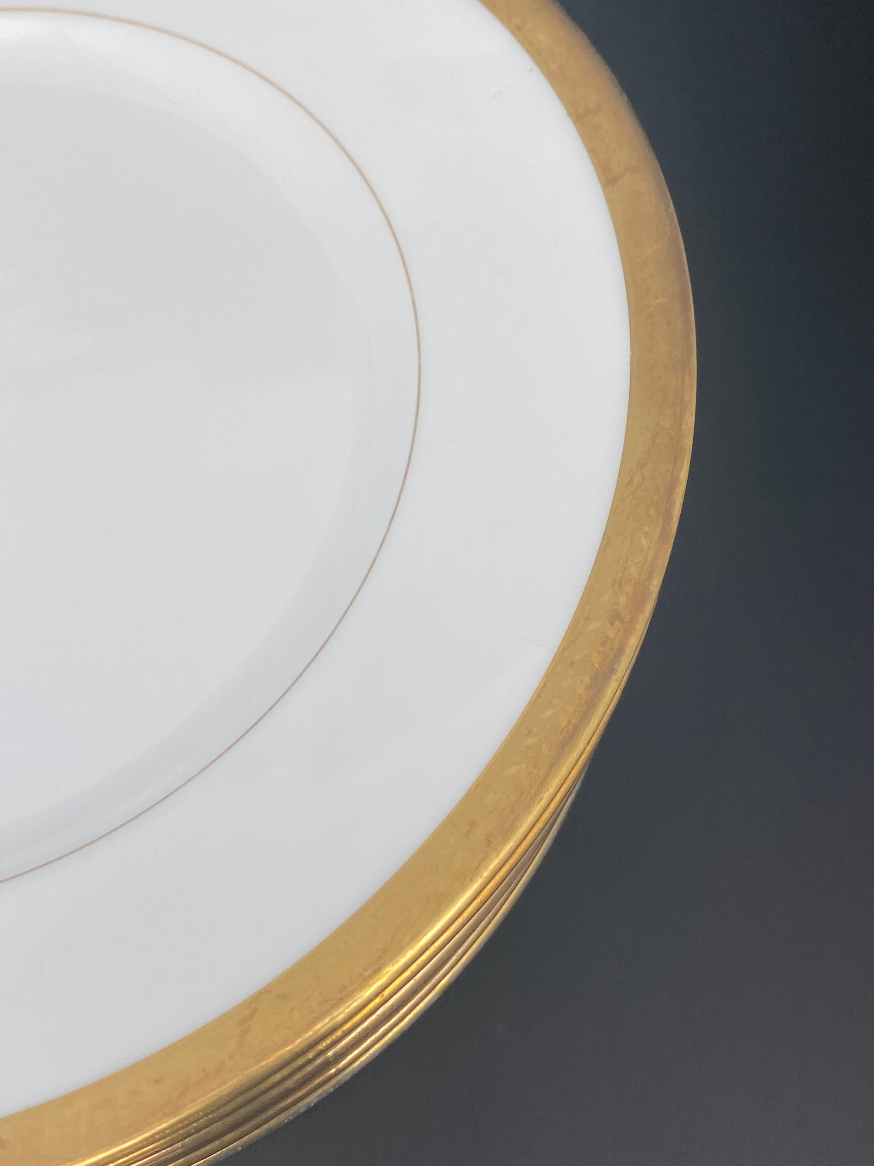 Limoges porcelain flat plates and gilding