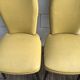Paire de chaises moutarde pieds fuseaux