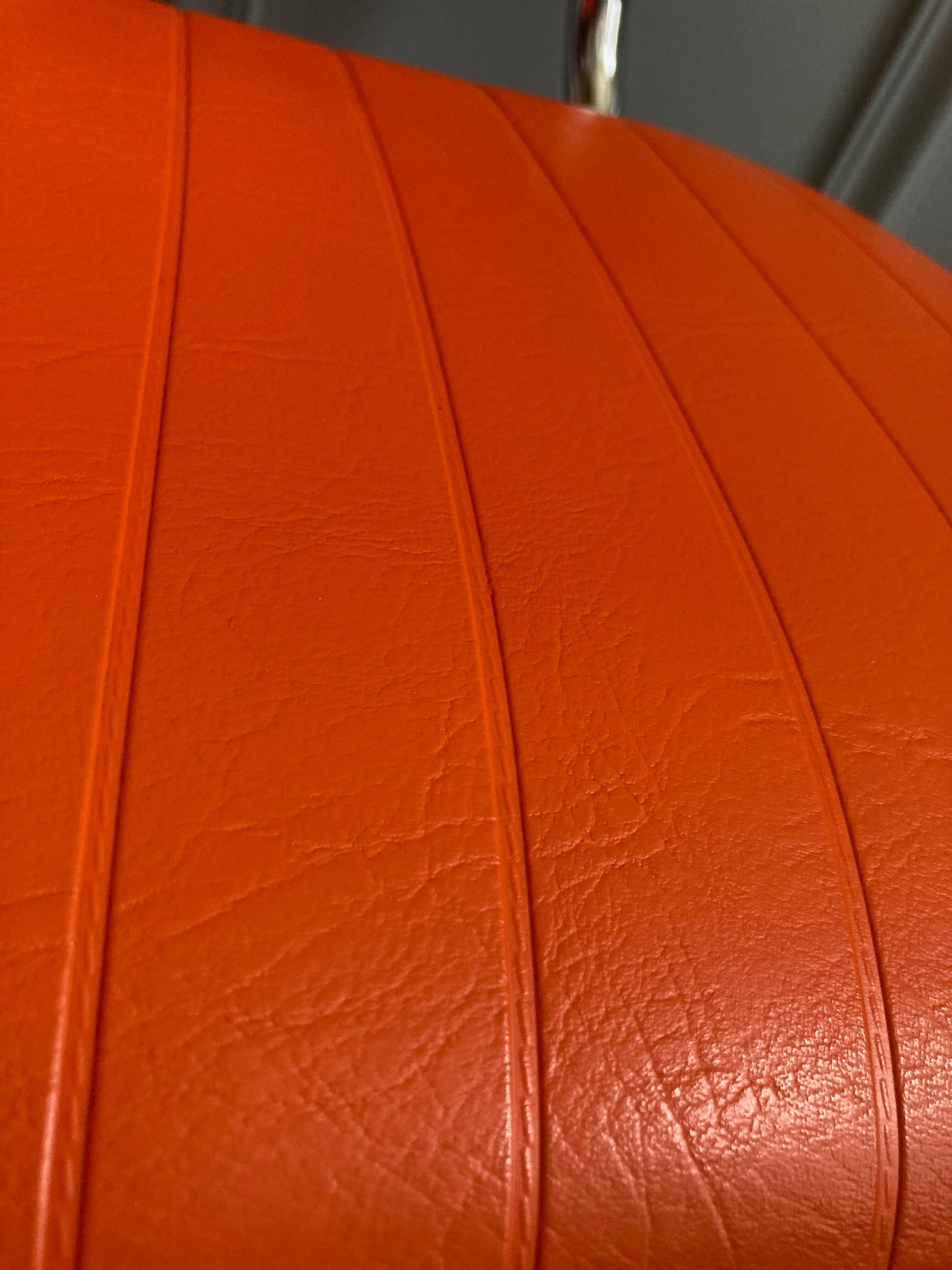 Duo of chair and stool 1970 orange and chromes