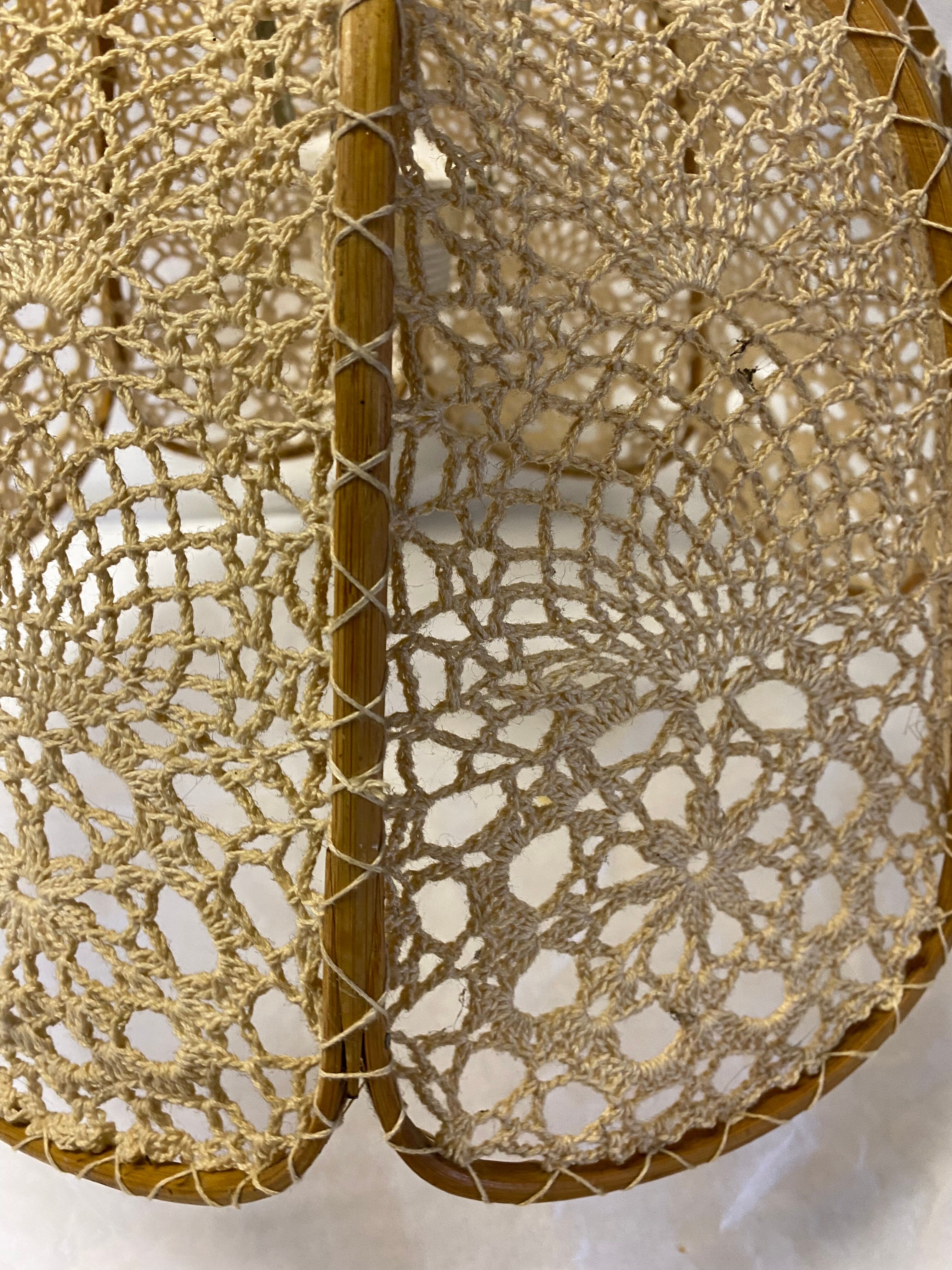 Lace and wood pendant lamp