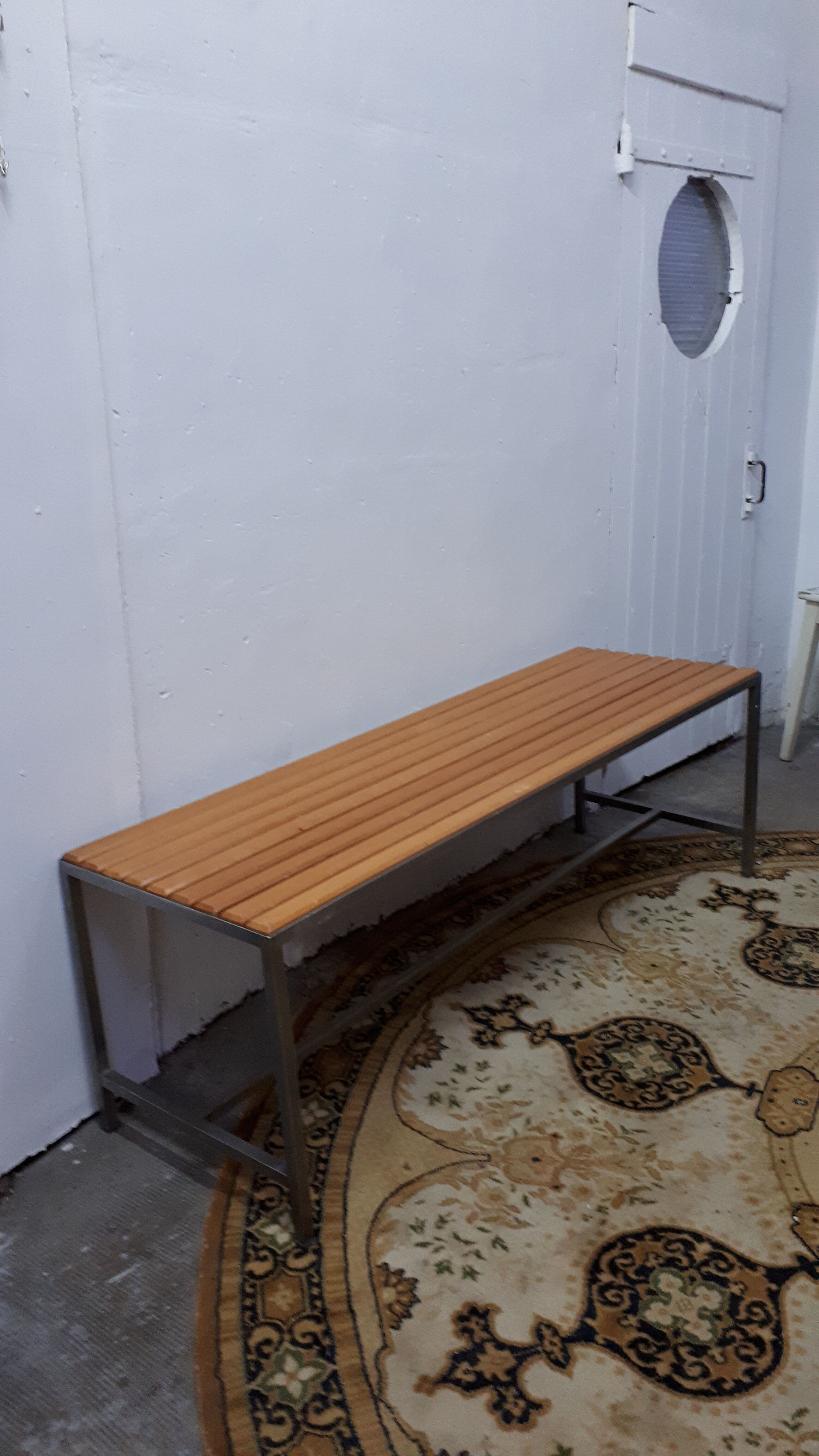 Banc design acier brossé et bois vintage 60-70