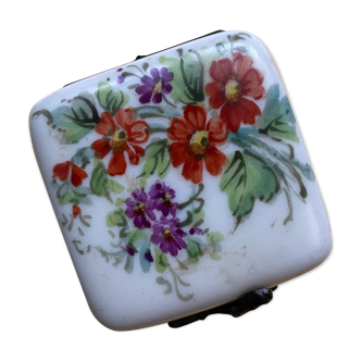 Boite pilulier porcelaine motif floral et dame ancienne
