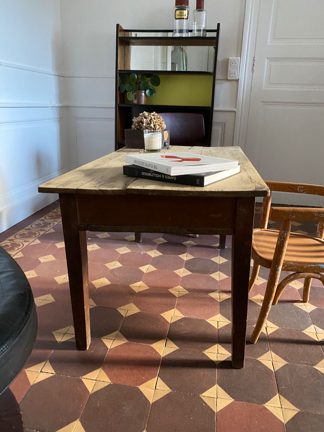 Coffee farmhouse table