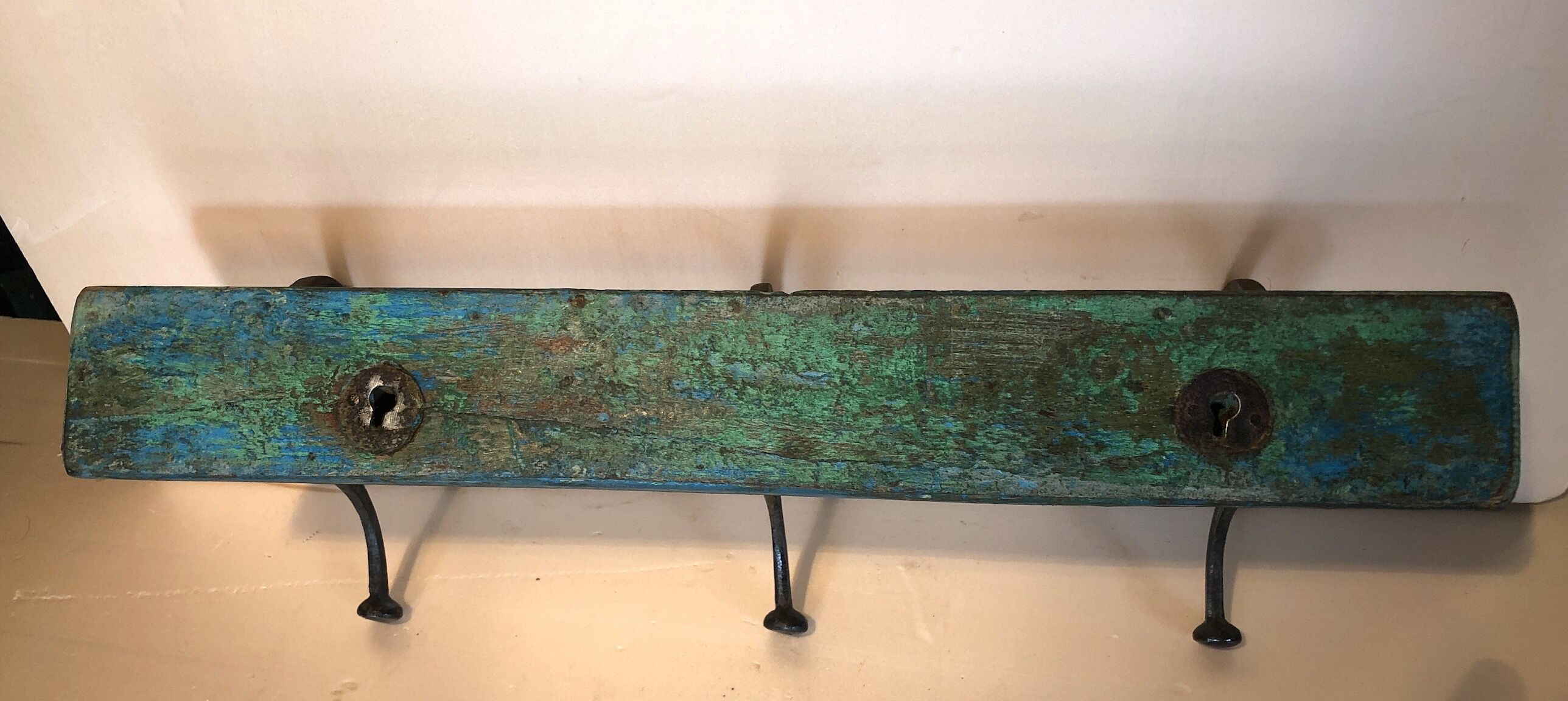 3-patère wall coat holder