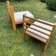Paire chauffeuses style chalet coton écru vers 1960