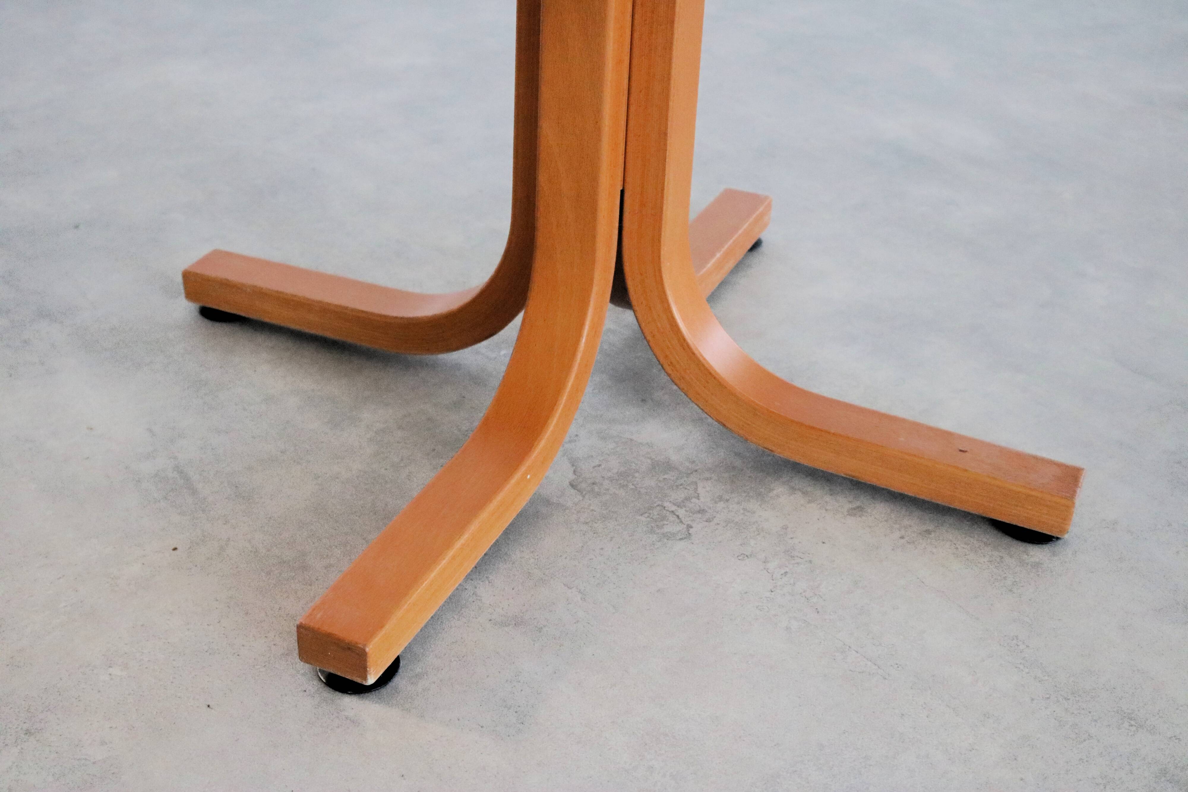 Vintage round dining table | table | bistro table | 1970s