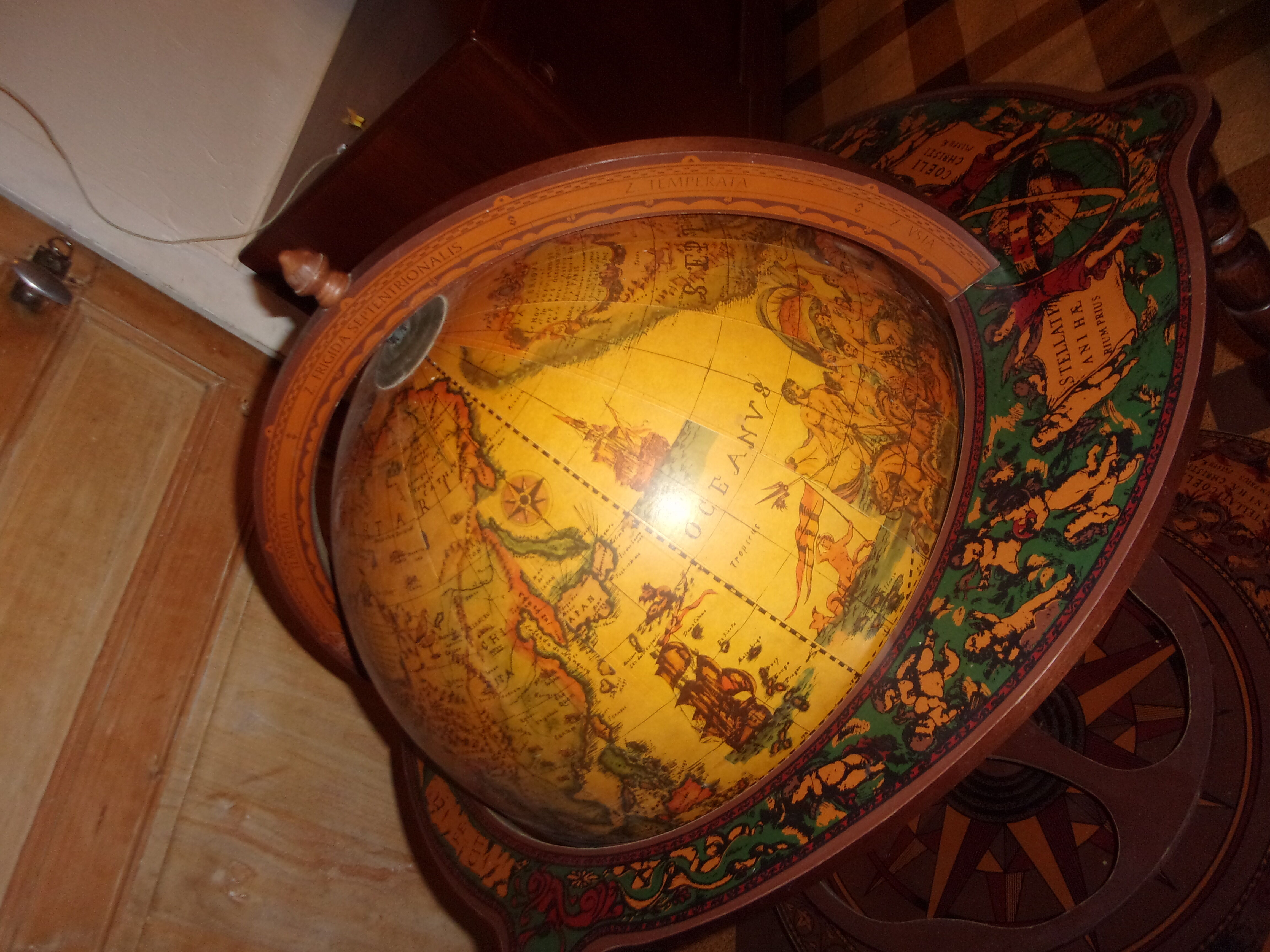 Earth globe bar world map wheels 1970/1980