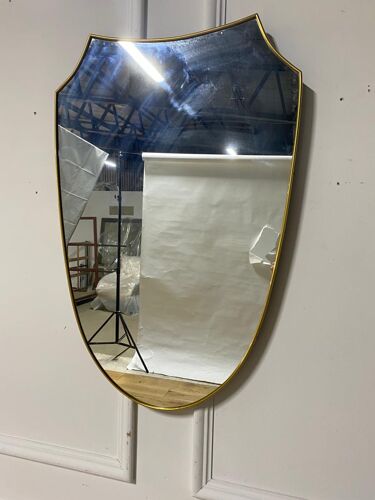 Miroir en forme de harpe moderne du milieu du siècle en laiton et verre