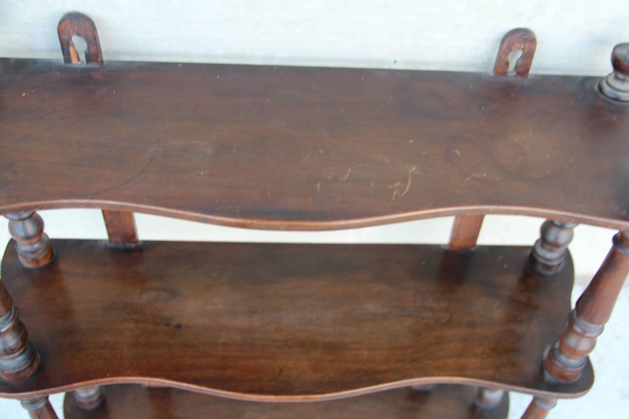 Small wall shelf with 3 levels