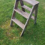 Double wooden stepladder