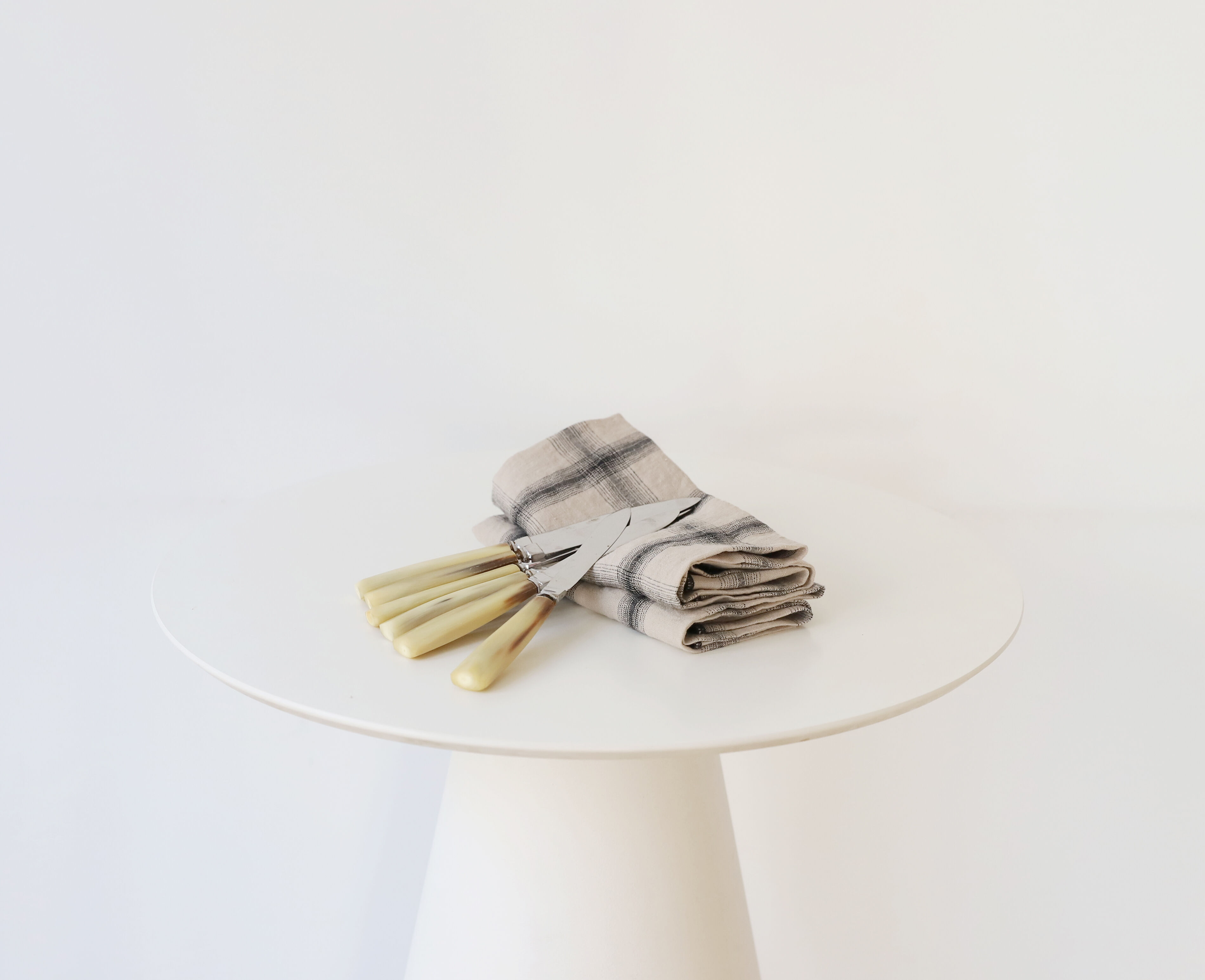 Luncheon of the Boating Party #02 — Box Le Monde Sauvage x Selency