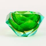 Faceted diamond ashtray in colour from the 1960s by Flavio Poli for Seguso, Murano, Italy.