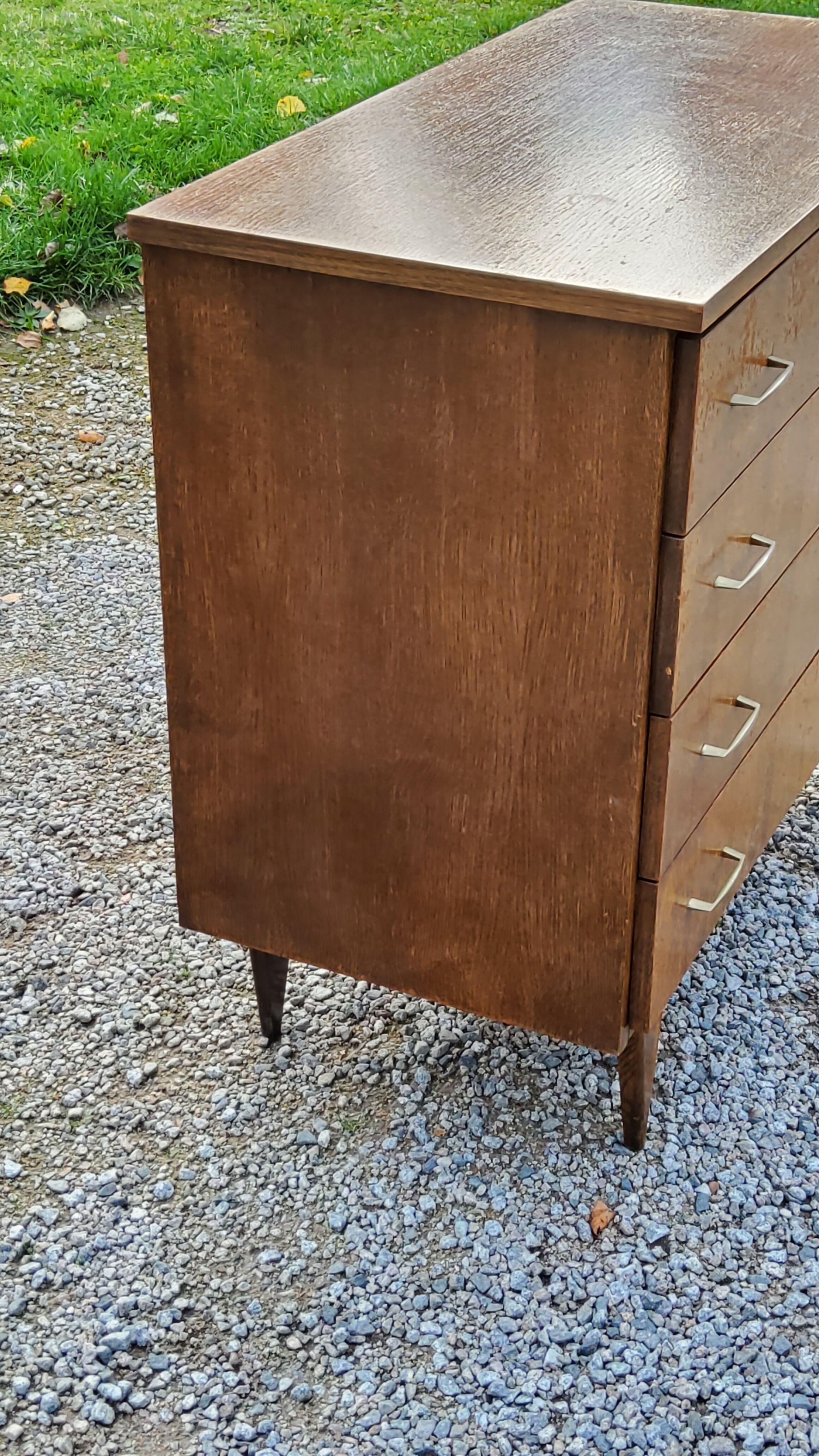 Vintage chest of drawers from the 50s/60s in oak 4 drawers feet bobbin