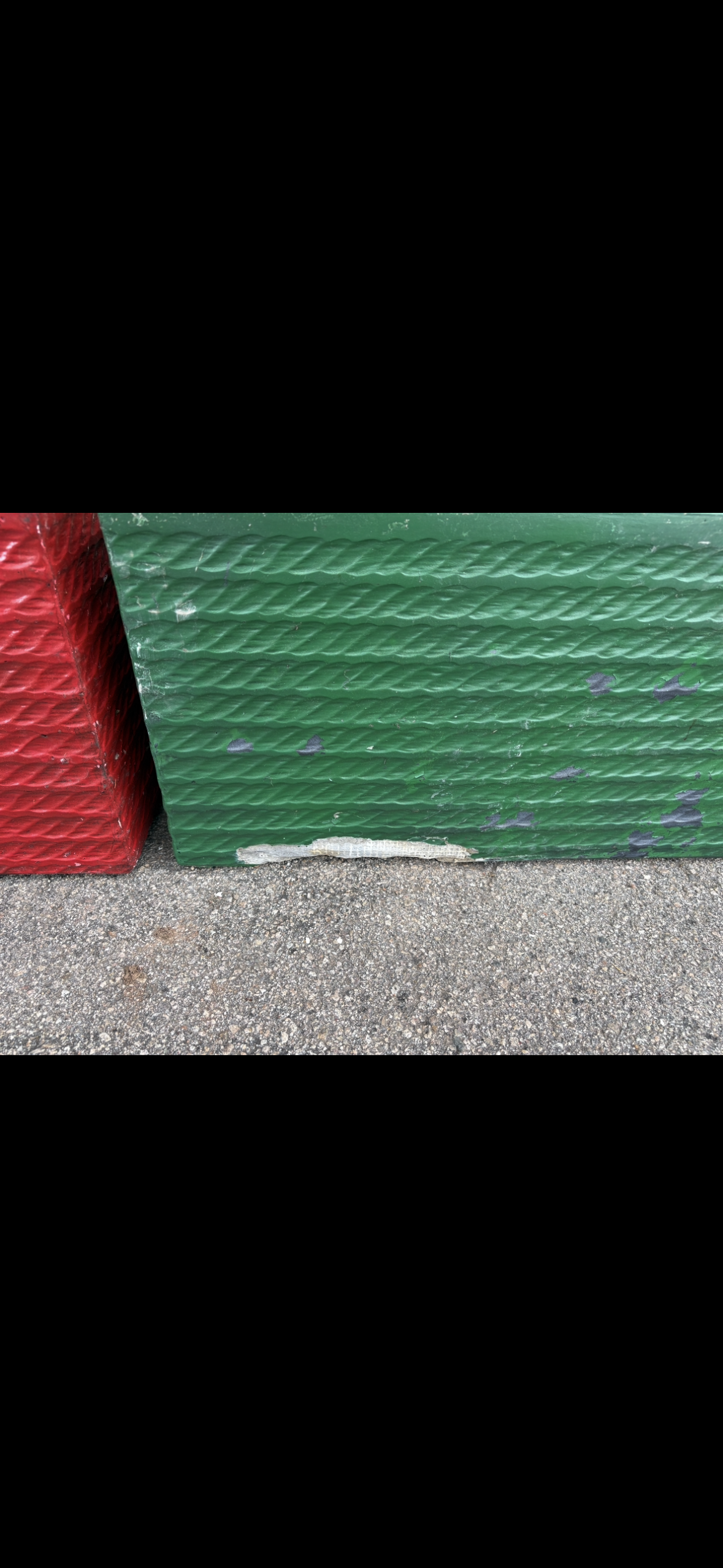 2 red/green planters