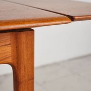 Table extensible par Svend Aage Madsen pour K. Knudsen & Søn