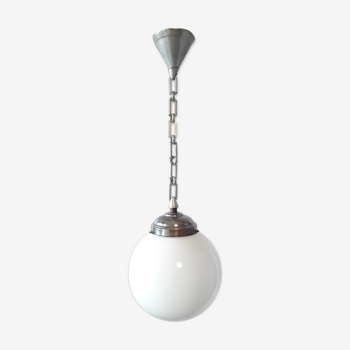 Art deco globe suspension in opaline and aluminium chain