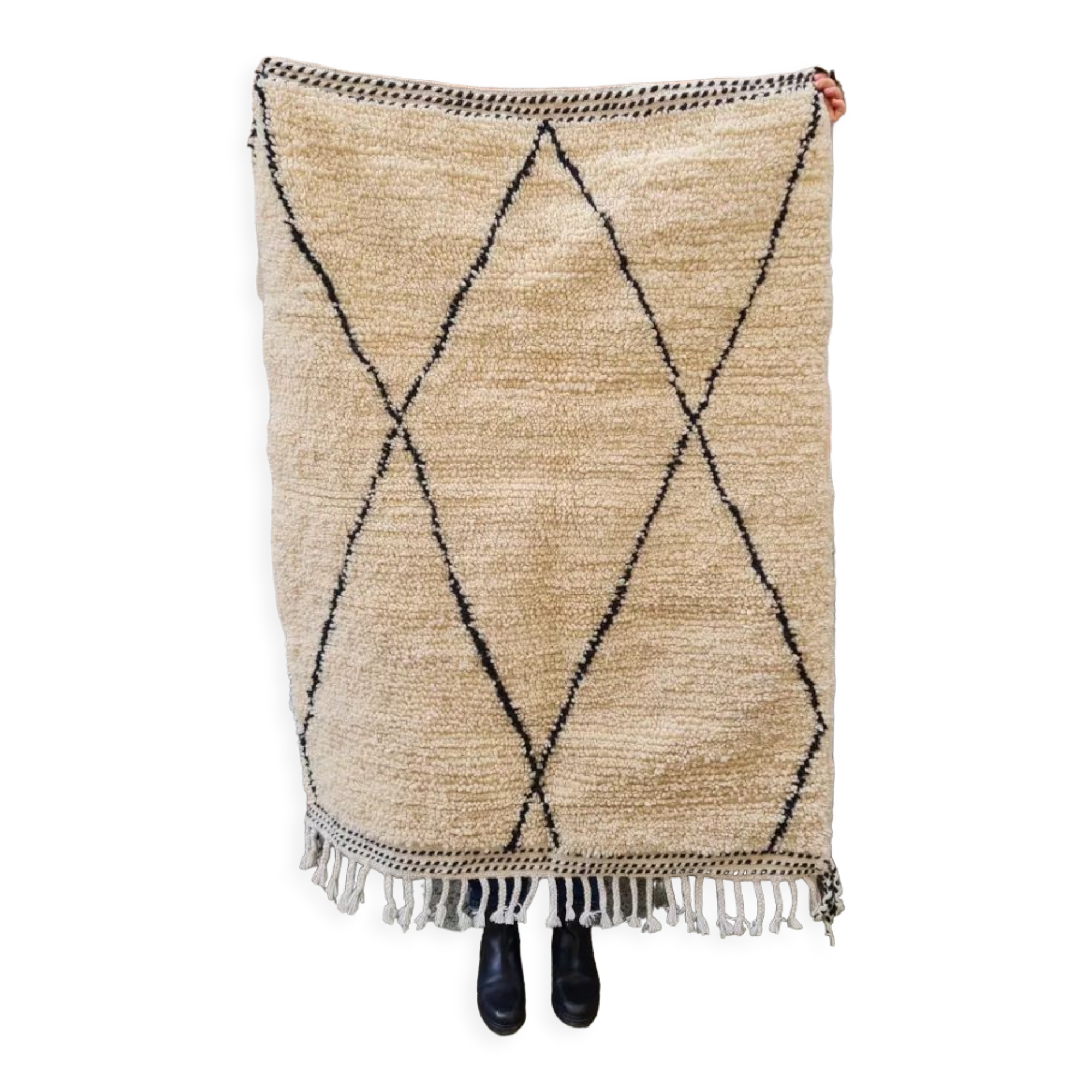 White Berber carpet with black diamond 110x140cm