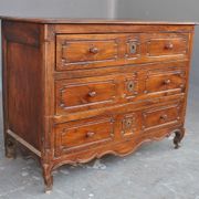 Commode en noyer d'époque XVIIIème