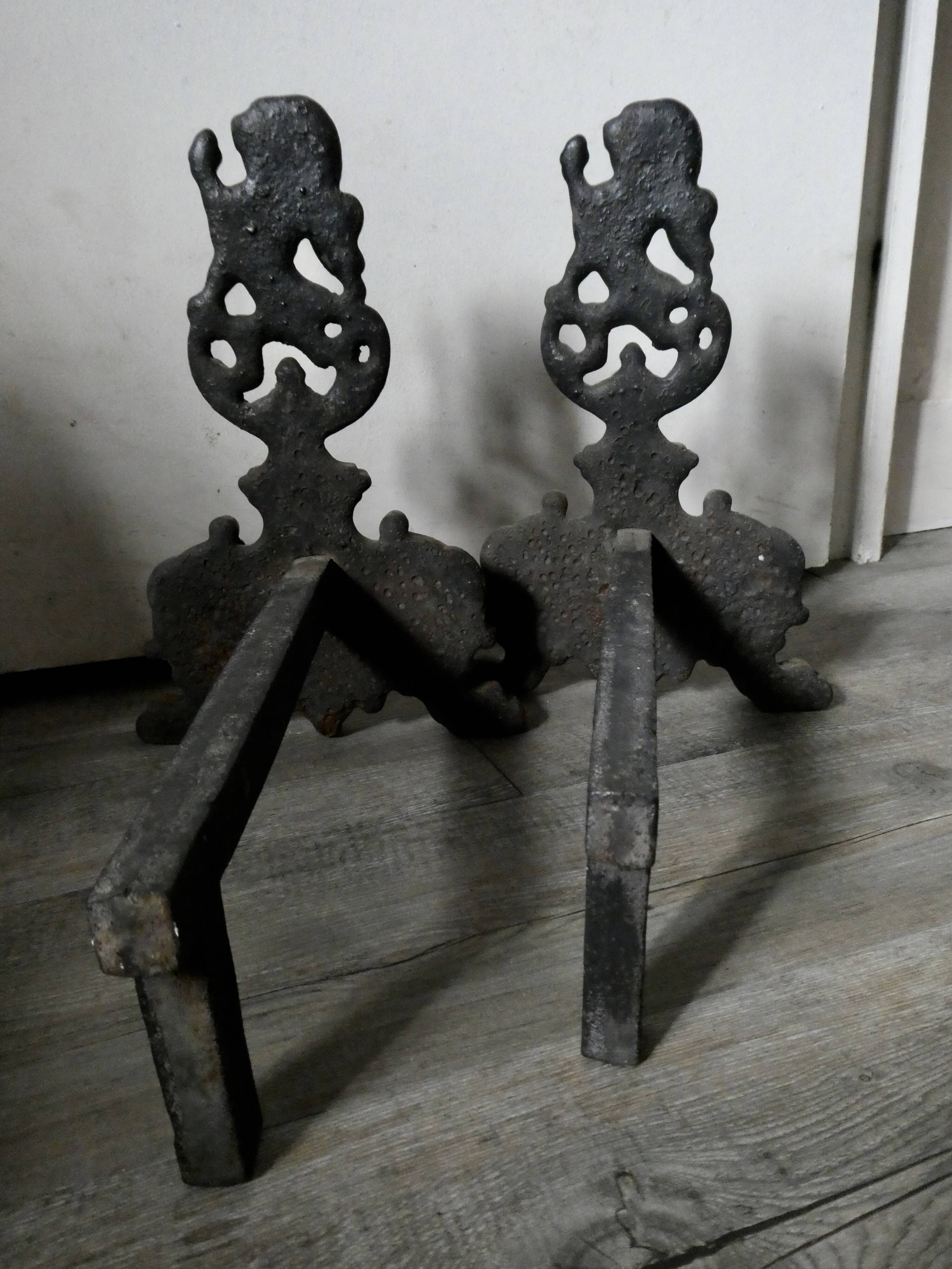 Paire de chenets en fonte
