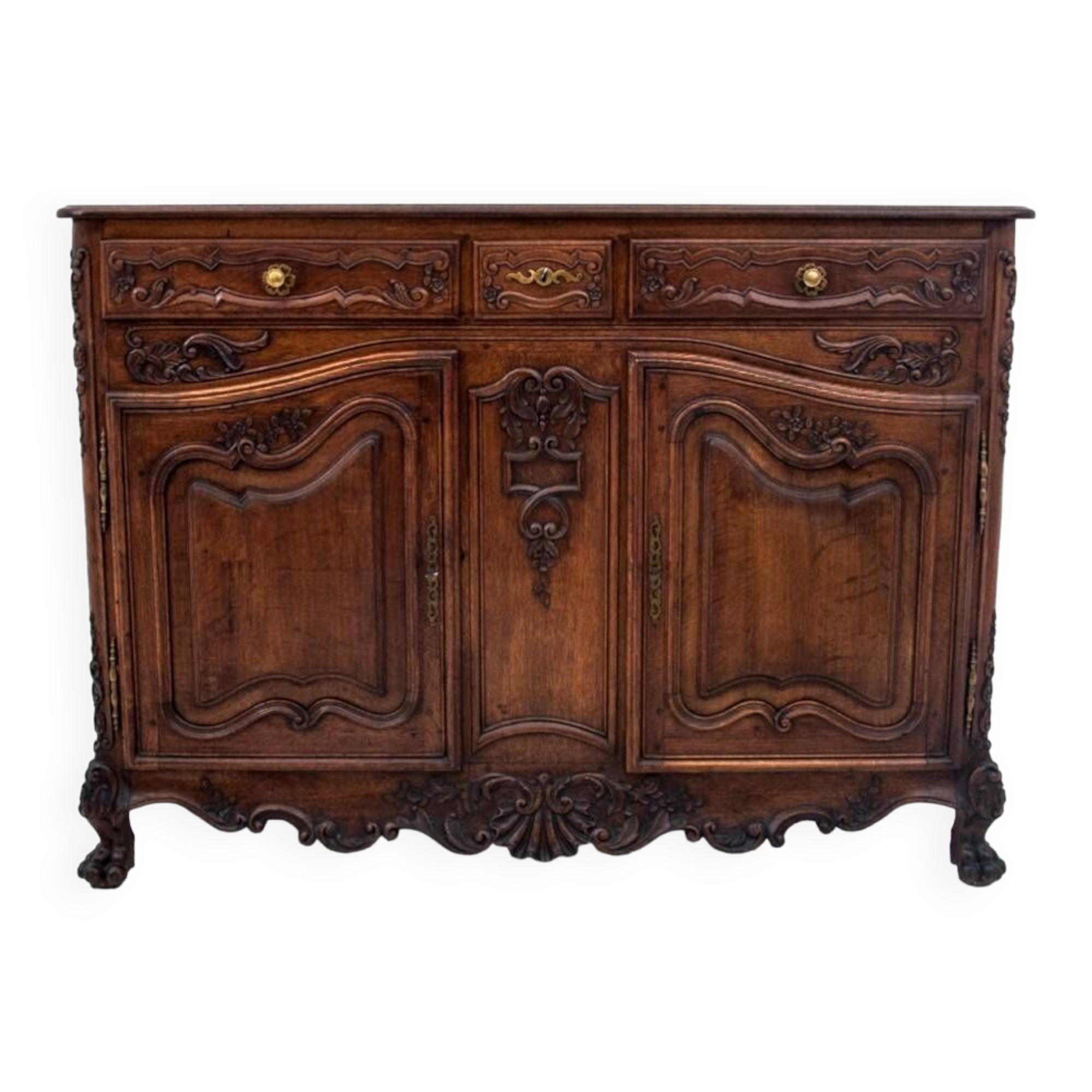 Commode ancienne sur pattes de lion, Europe occidentale, vers 1880. Après rénovation.