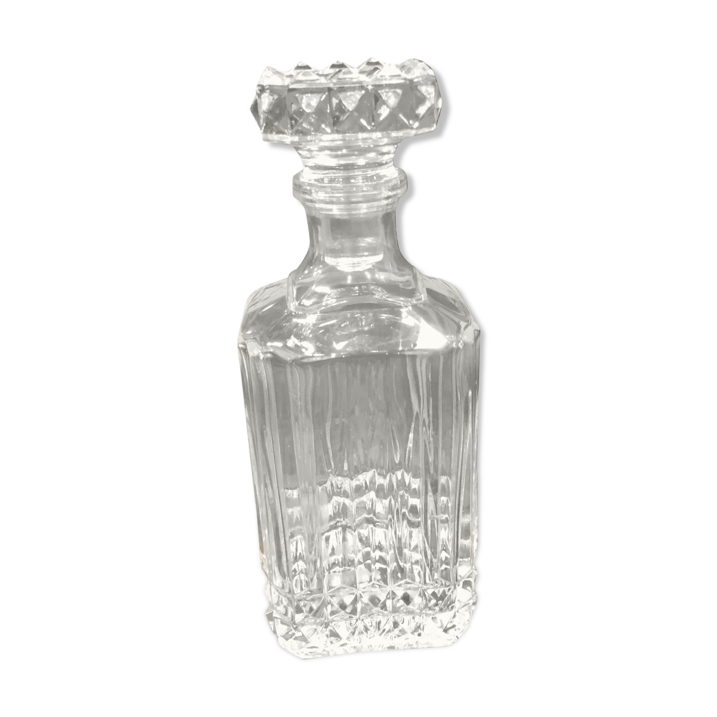 Chiseled crystal carafe with cork