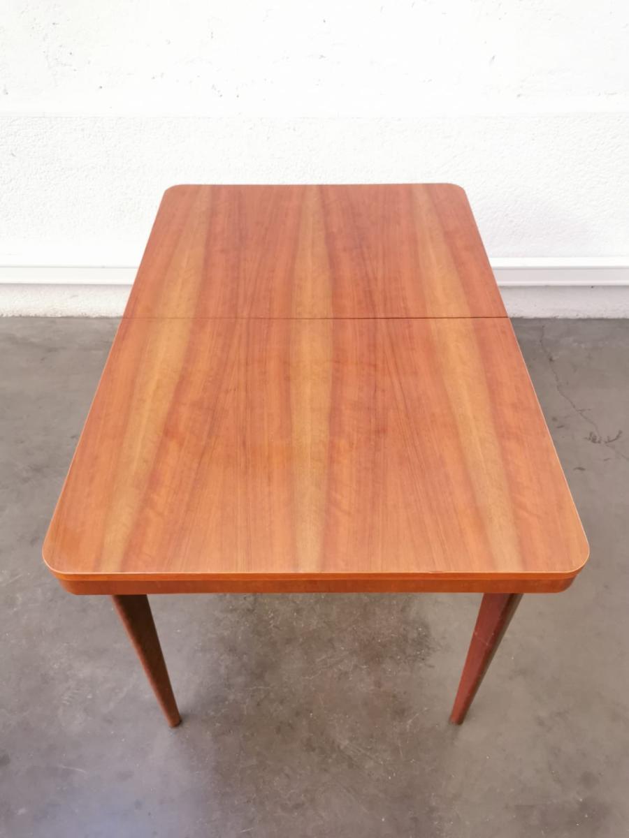 Table with wallet extensions