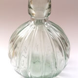 Carafe en verre strié